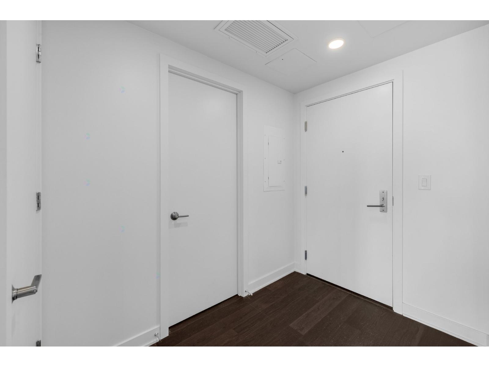 1188 Rue St-antoine O., #3808 Property Photo 2
