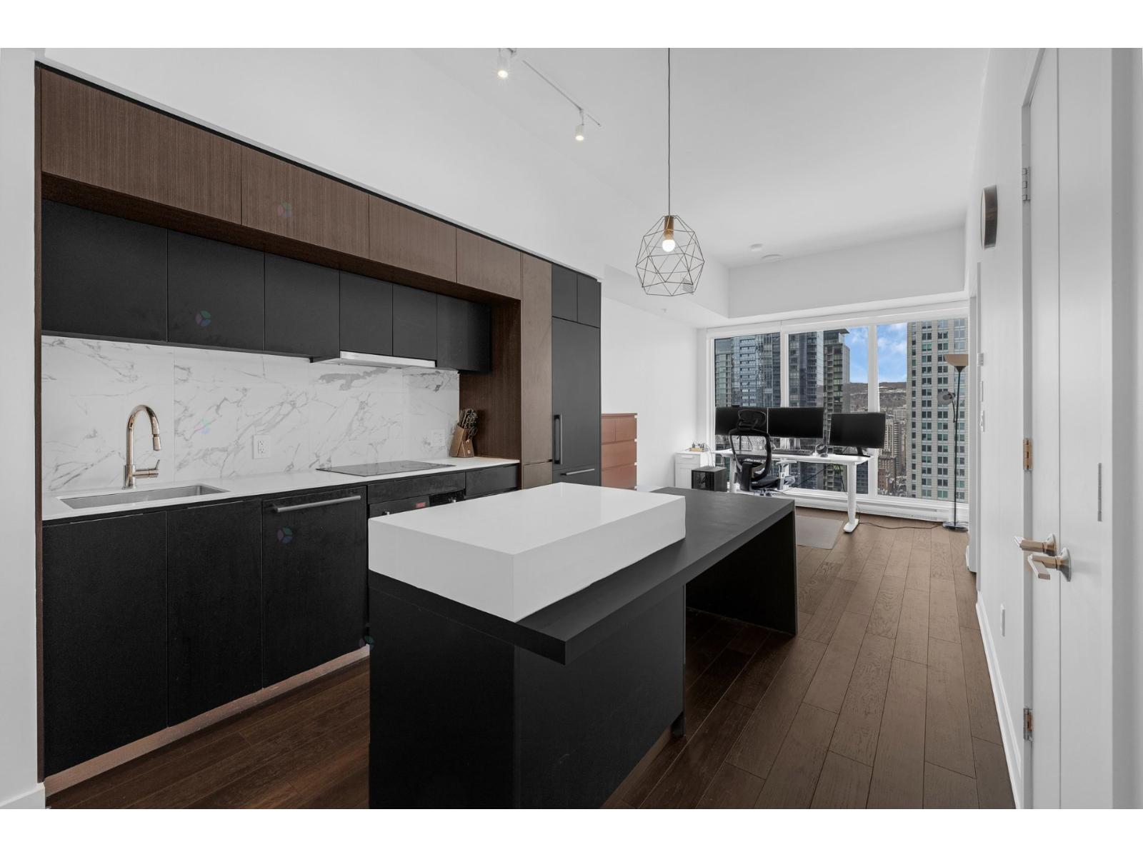 1188 Rue St-antoine O., #3808 Property Photo 5