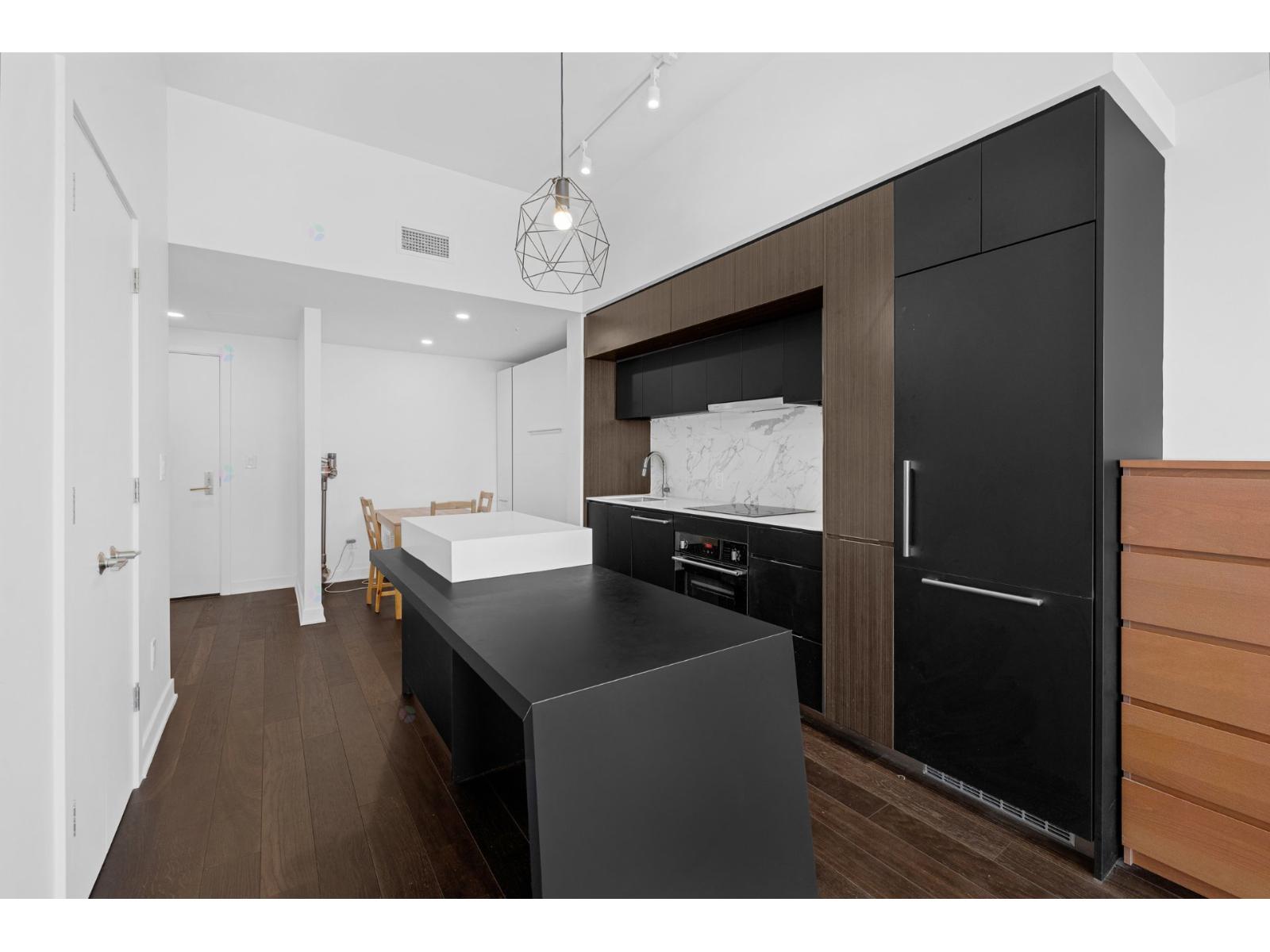 1188 Rue St-antoine O., #3808 Property Photo 6