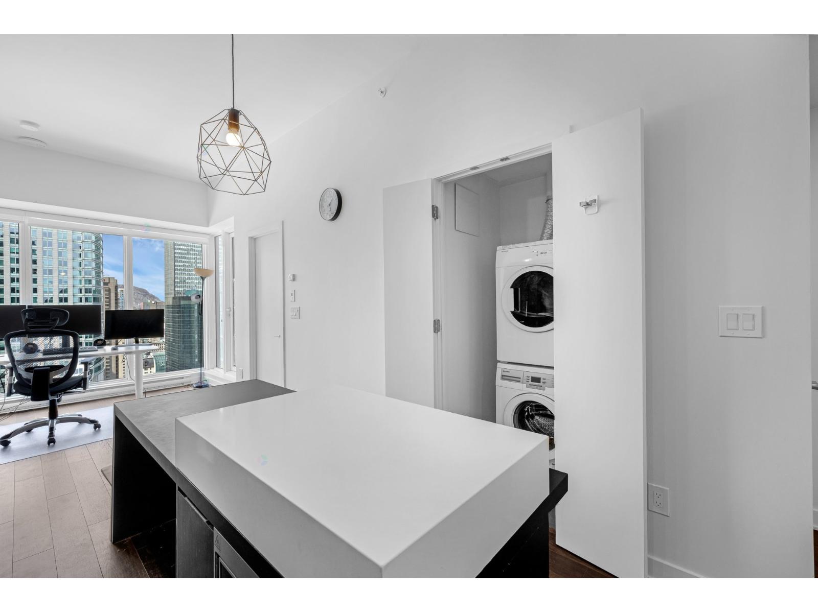 1188 Rue St-antoine O., #3808 Property Photo 8