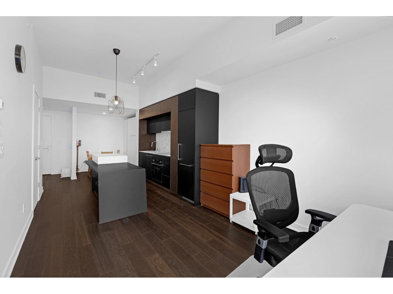 1188 Rue St-antoine O., #3808 Property Photo 17