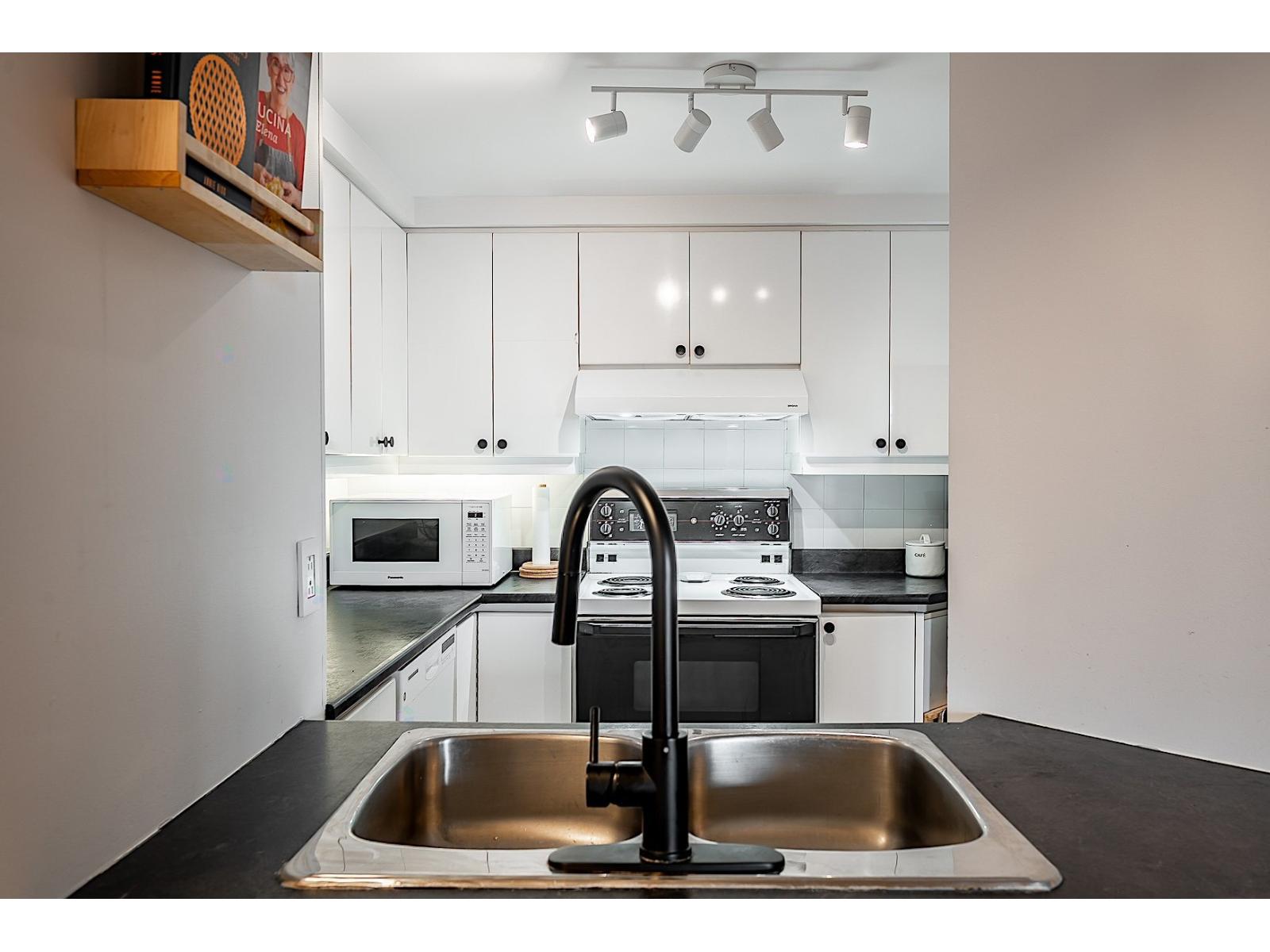 3591 Boul. Gouin E., #1103 Property Photo 12