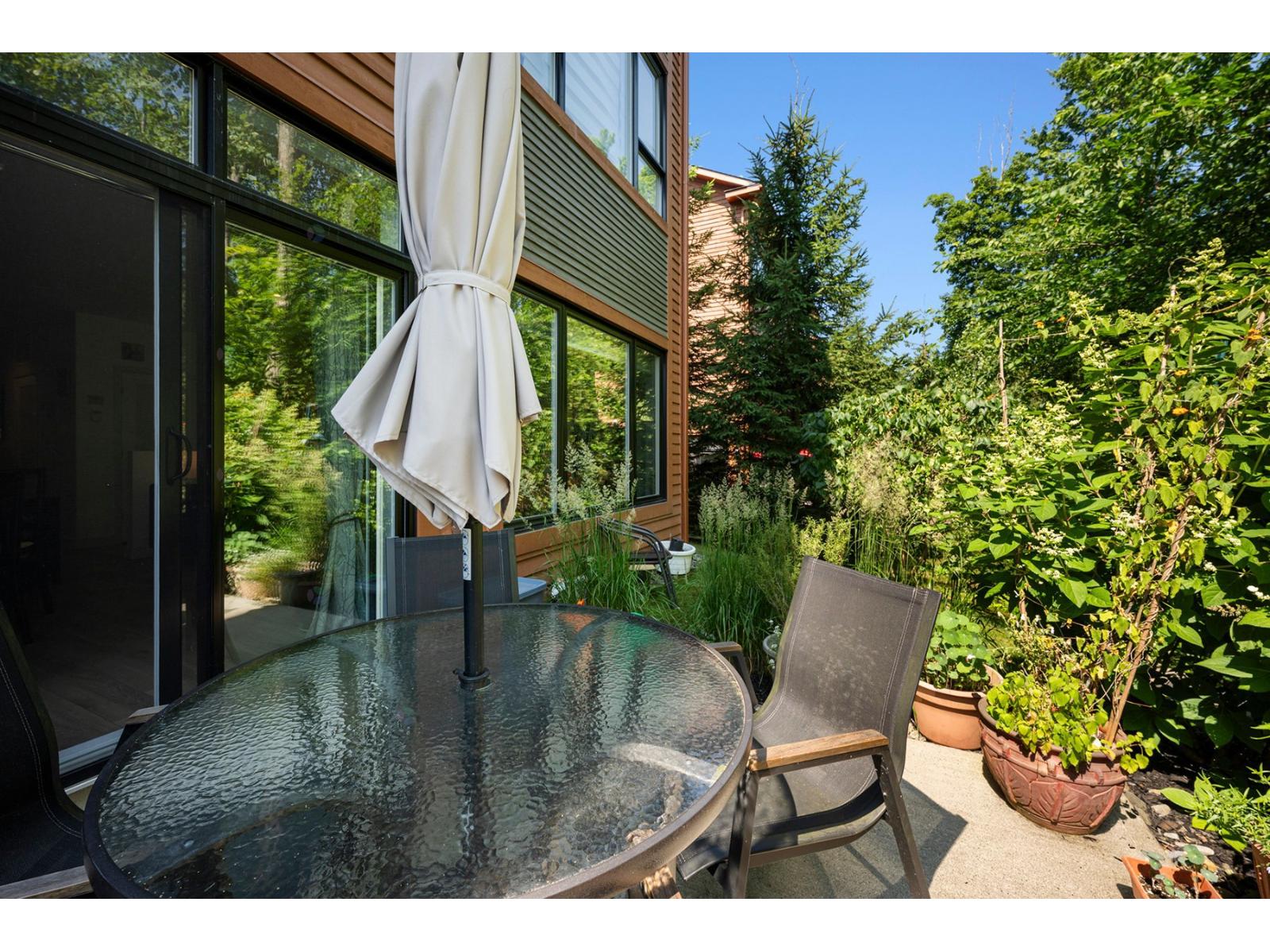 191 Av. De L'hôtel-de-ville, #101 Property Photo 3