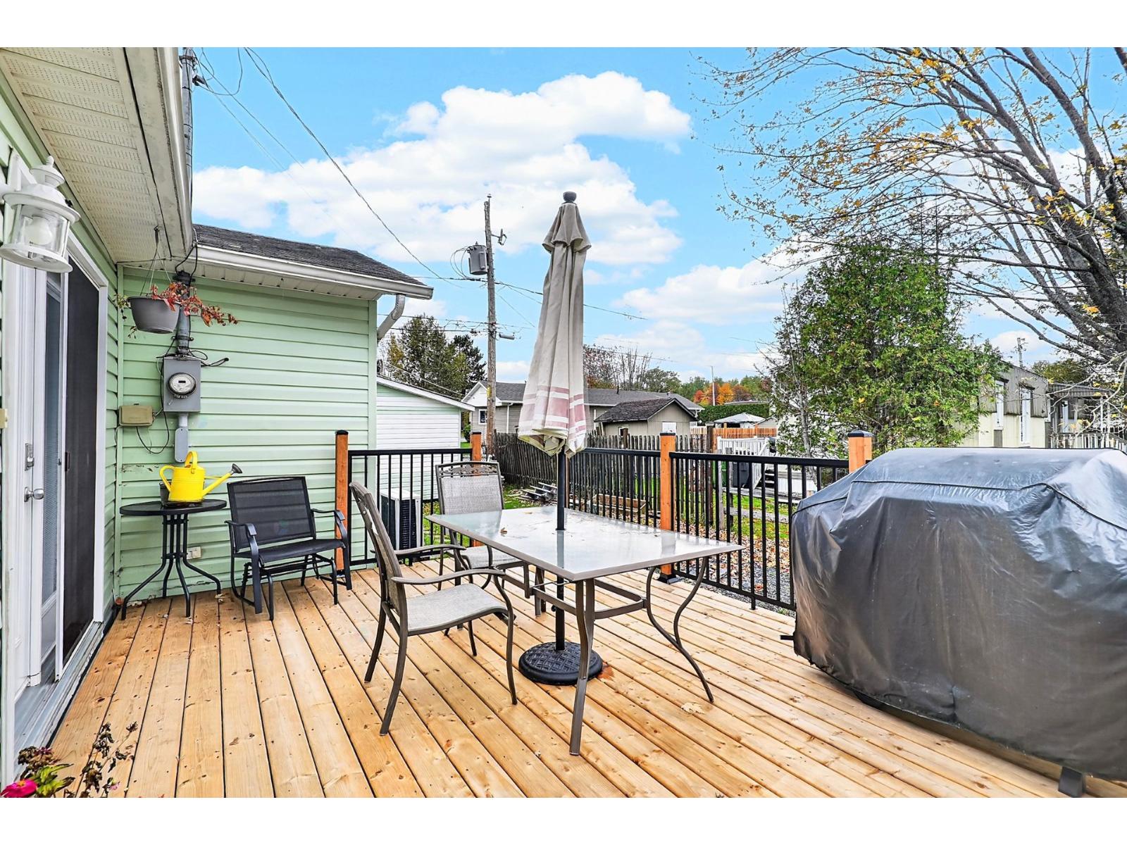2621 Rue Des Genévriers Property Photo 4
