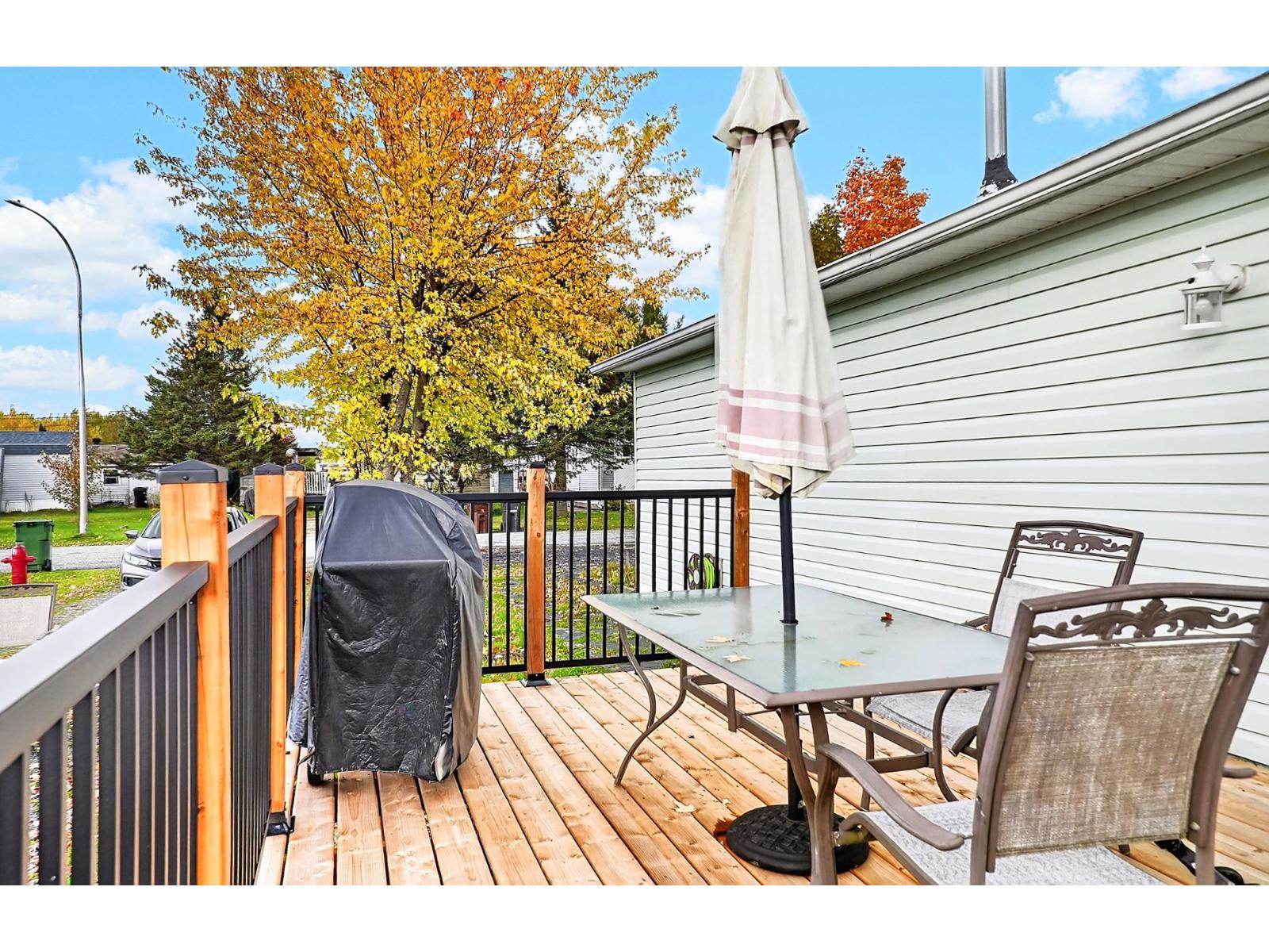 2621 Rue Des Genévriers Property Photo 29
