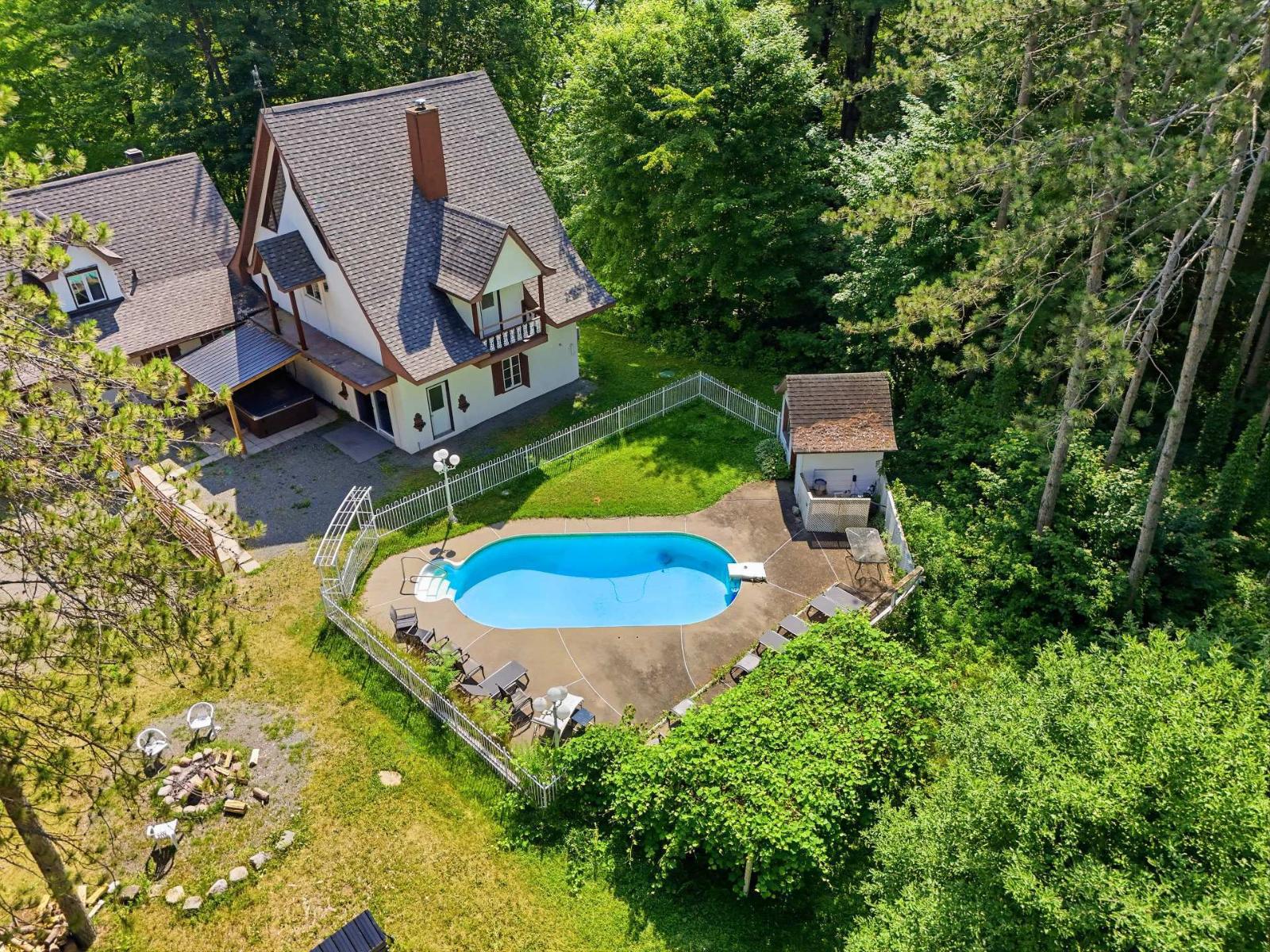 392z-394z Rg Du Moulin-rouge Property Photo 1