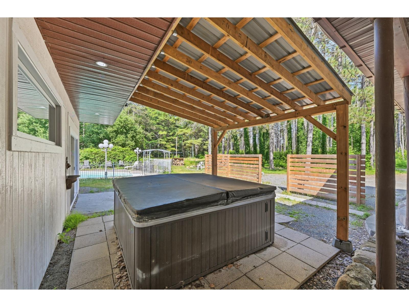392z-394z Rg Du Moulin-rouge Property Photo 49