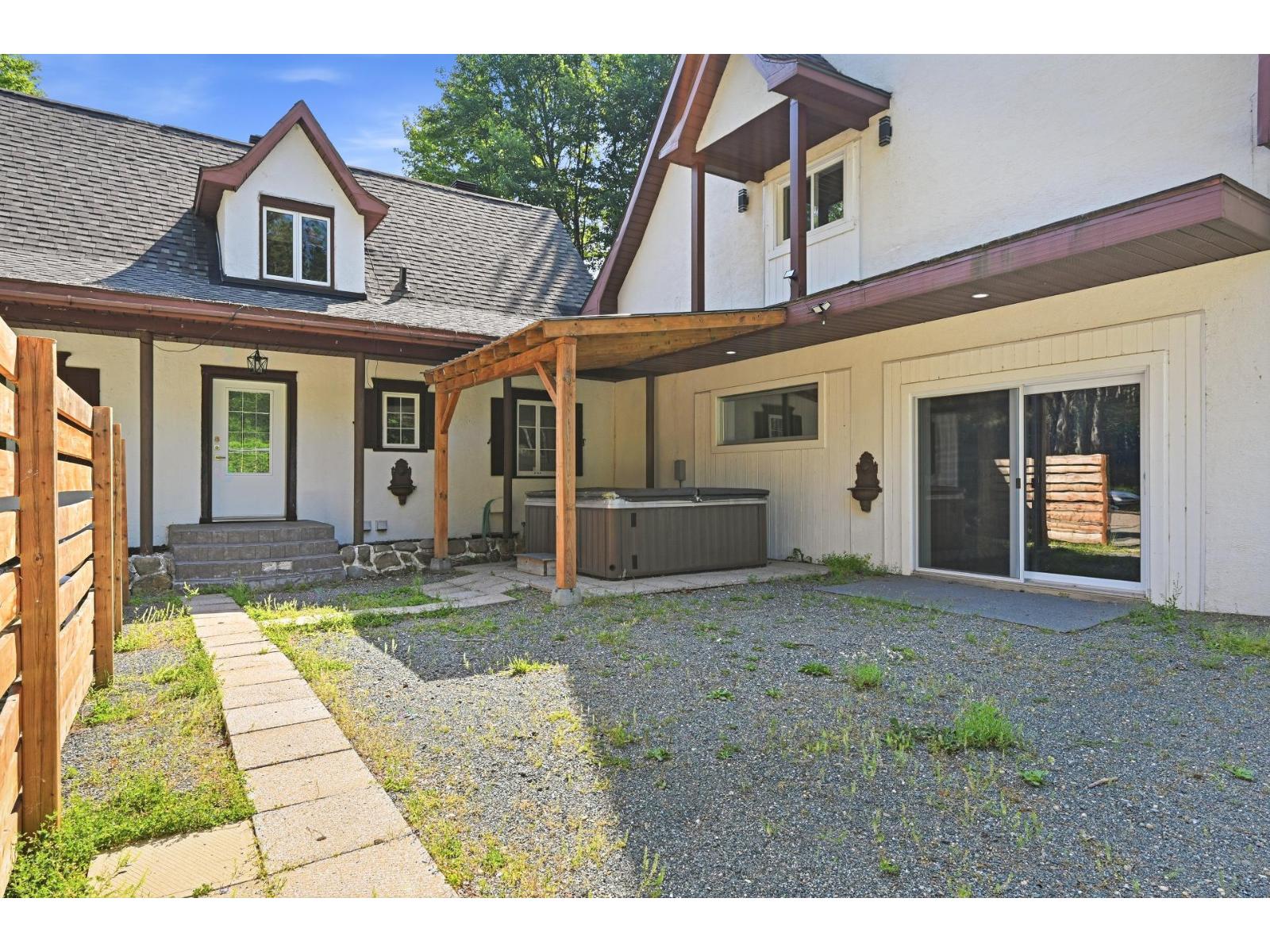 392z-394z Rg Du Moulin-rouge Property Photo 50