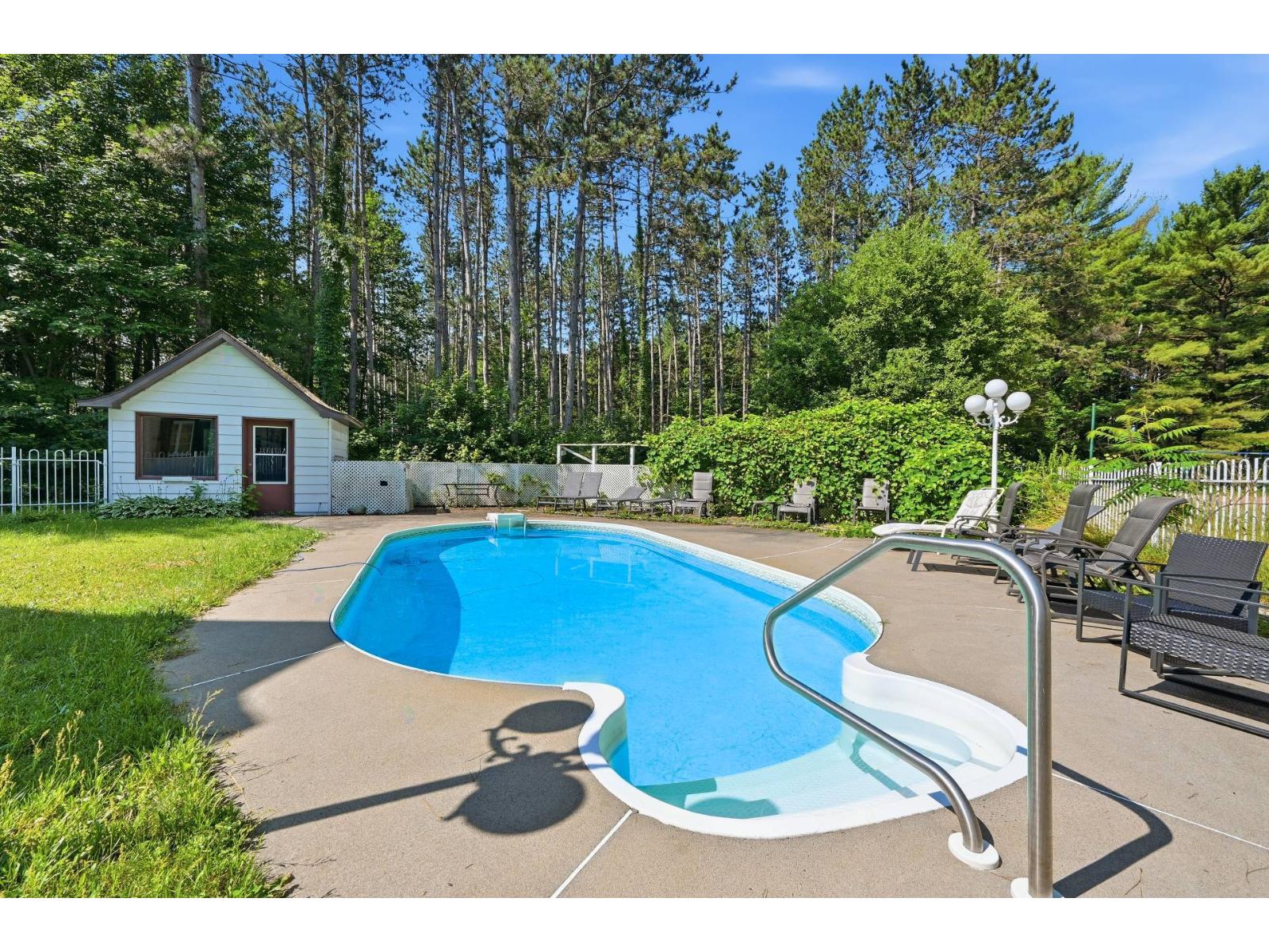 392z-394z Rg Du Moulin-rouge Property Photo 51