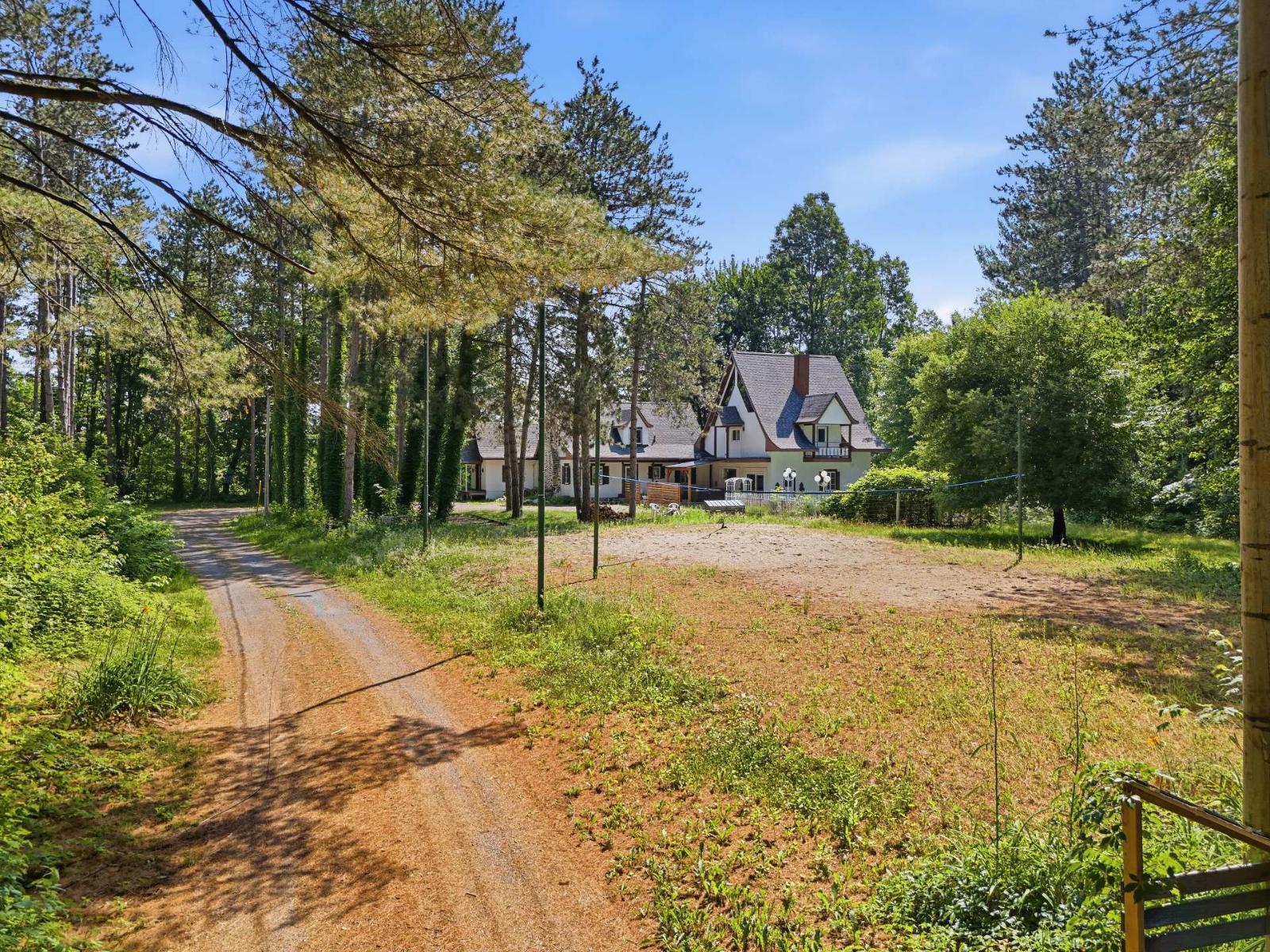 392z-394z Rg Du Moulin-rouge Property Photo 58