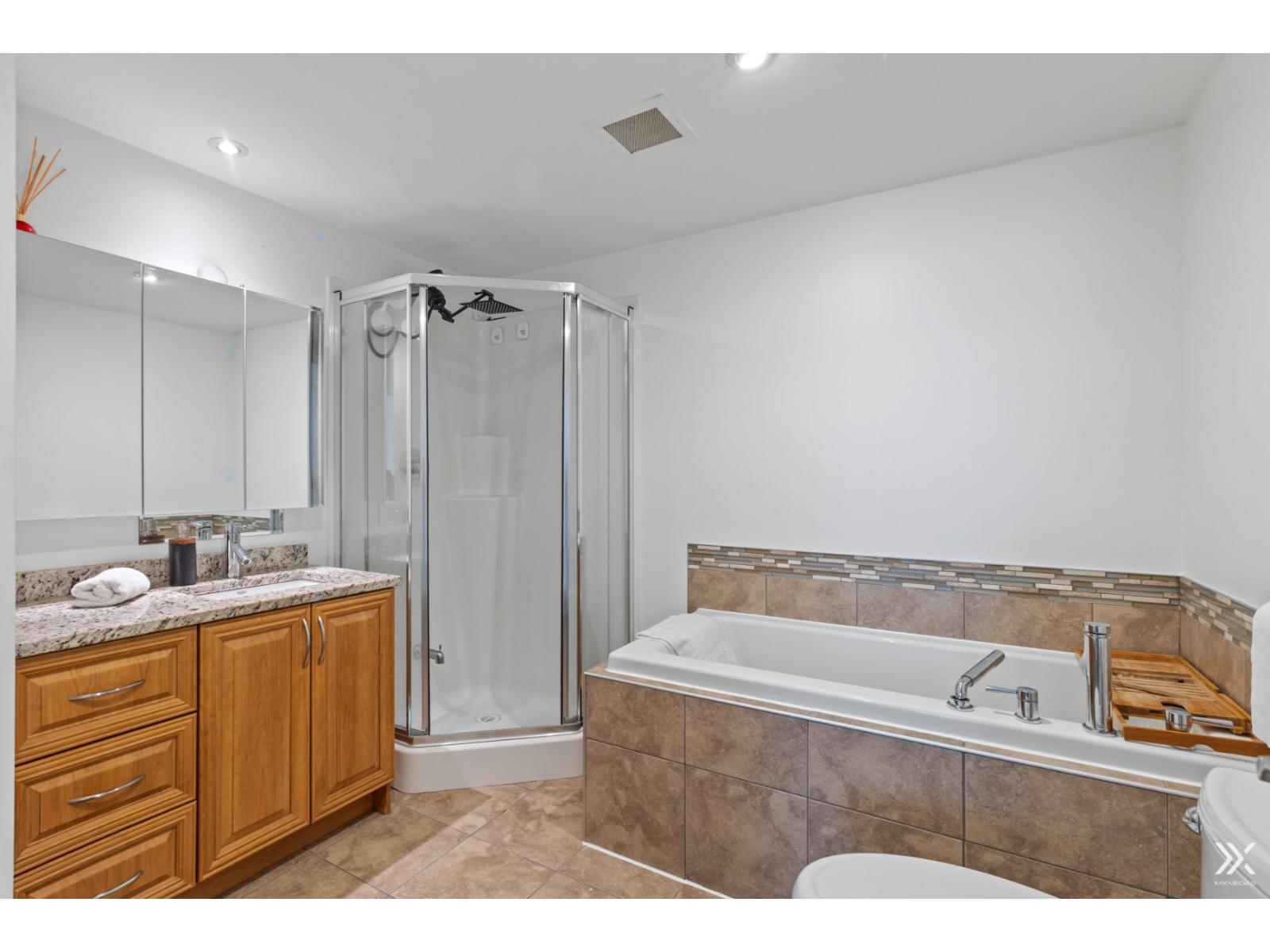 7620 Boul. Marie-victorin, #809 Property Photo 7