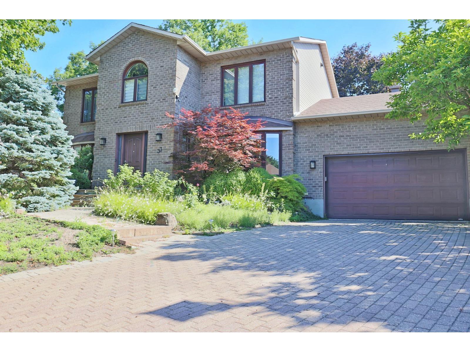 33 Rue Desbarats Property Photo 1