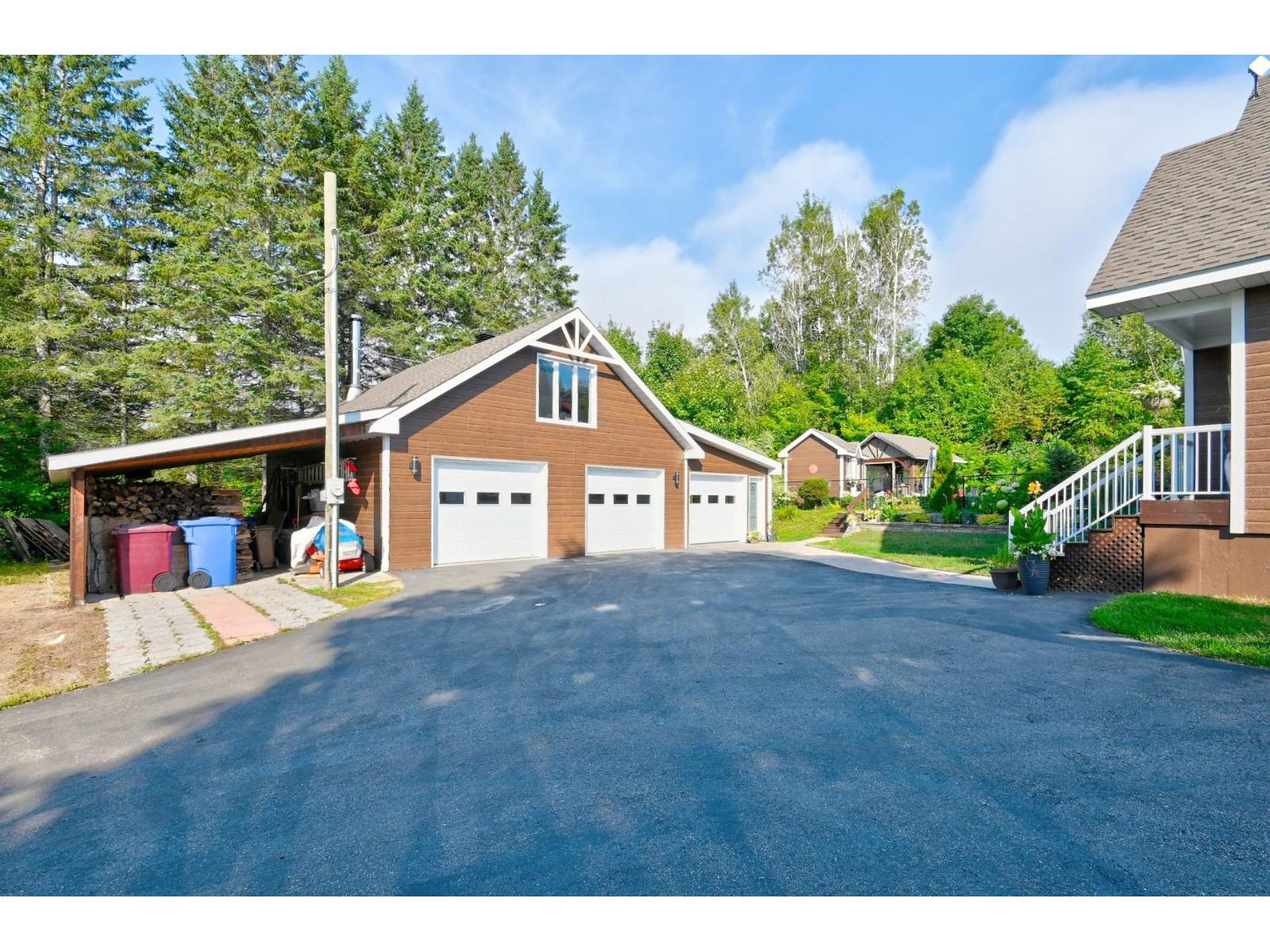 1327 Rue Gérald Property Photo 45