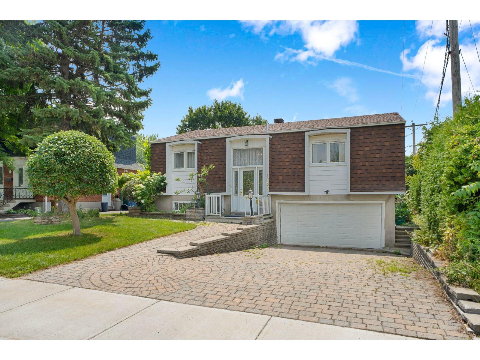 4285 Av. Maupassant Property Photo 1