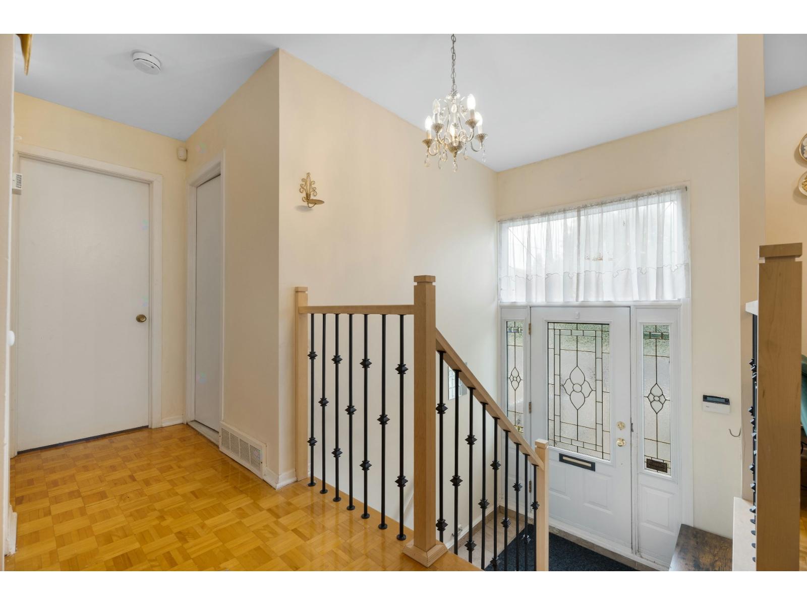 4285 Av. Maupassant Property Photo 2