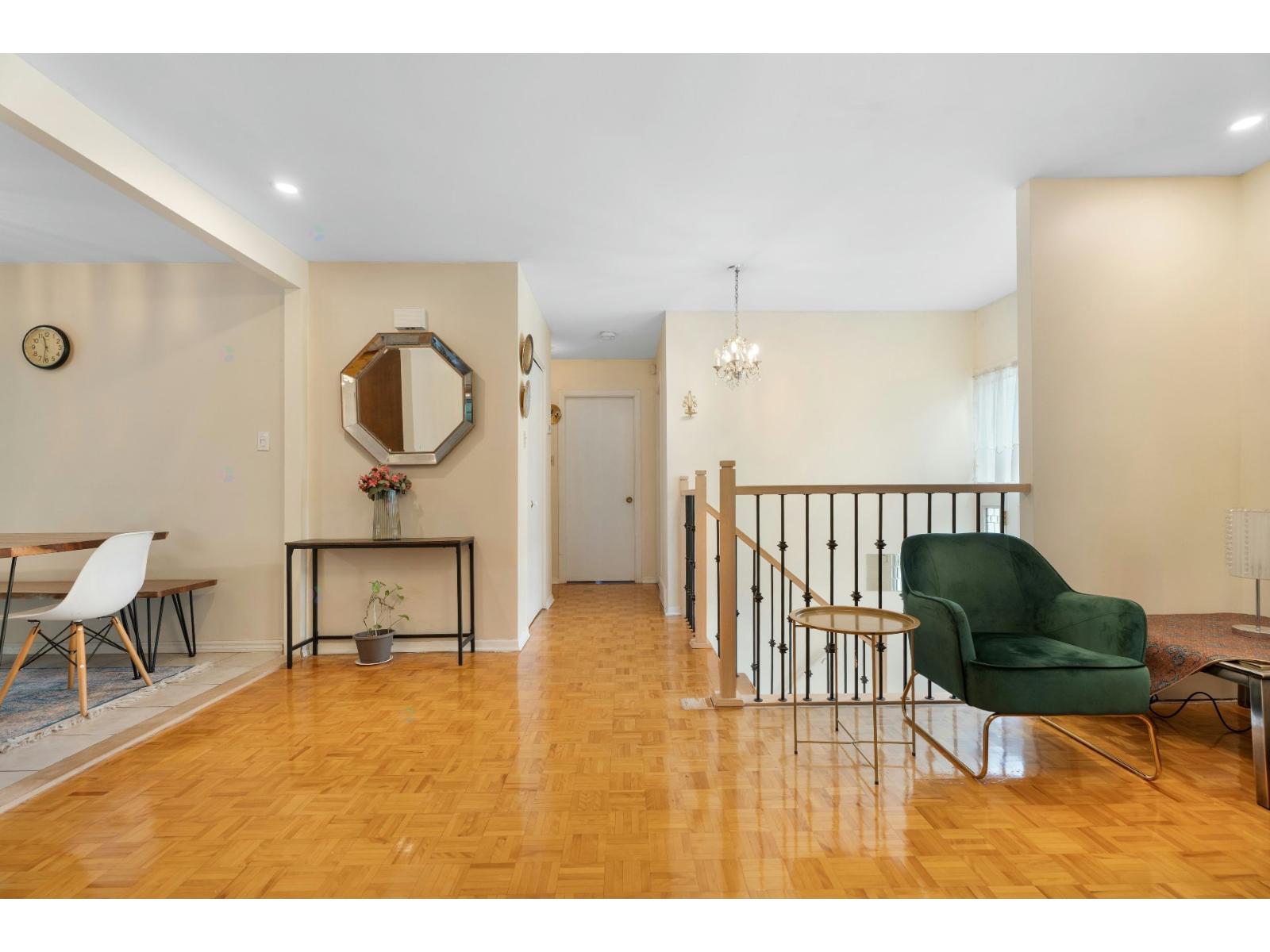 4285 Av. Maupassant Property Photo 8