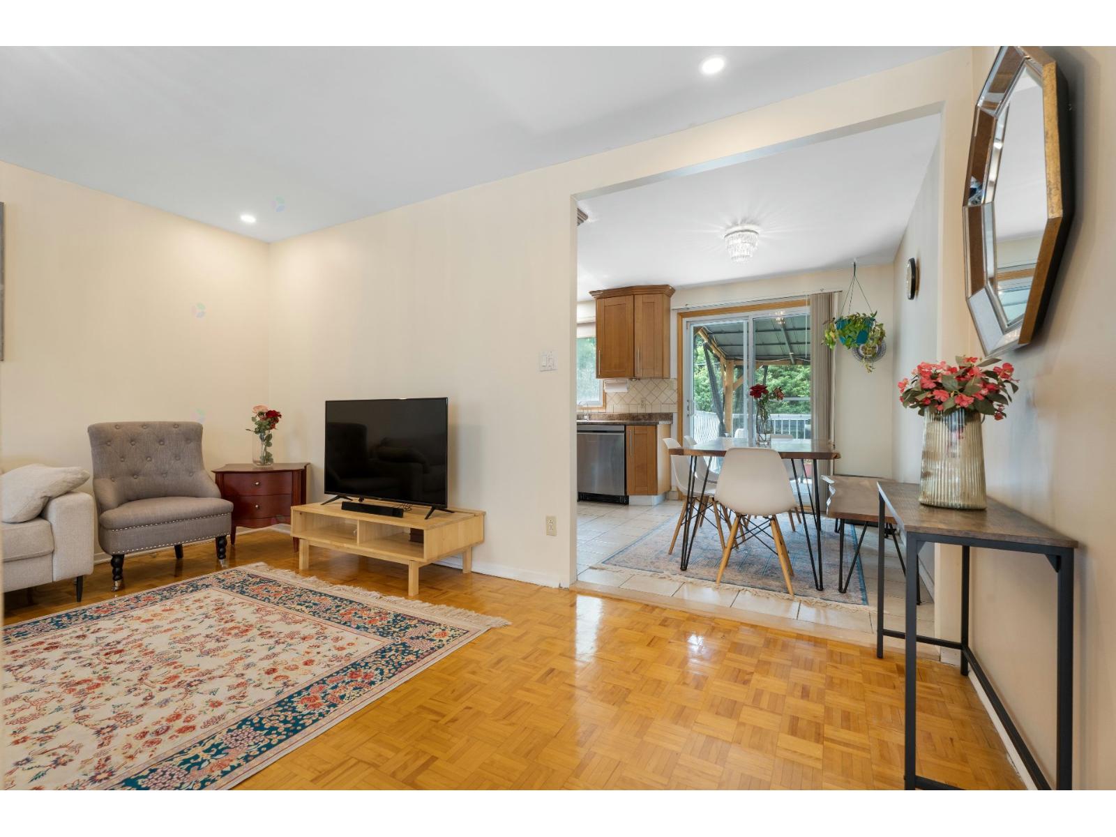 4285 Av. Maupassant Property Photo 12