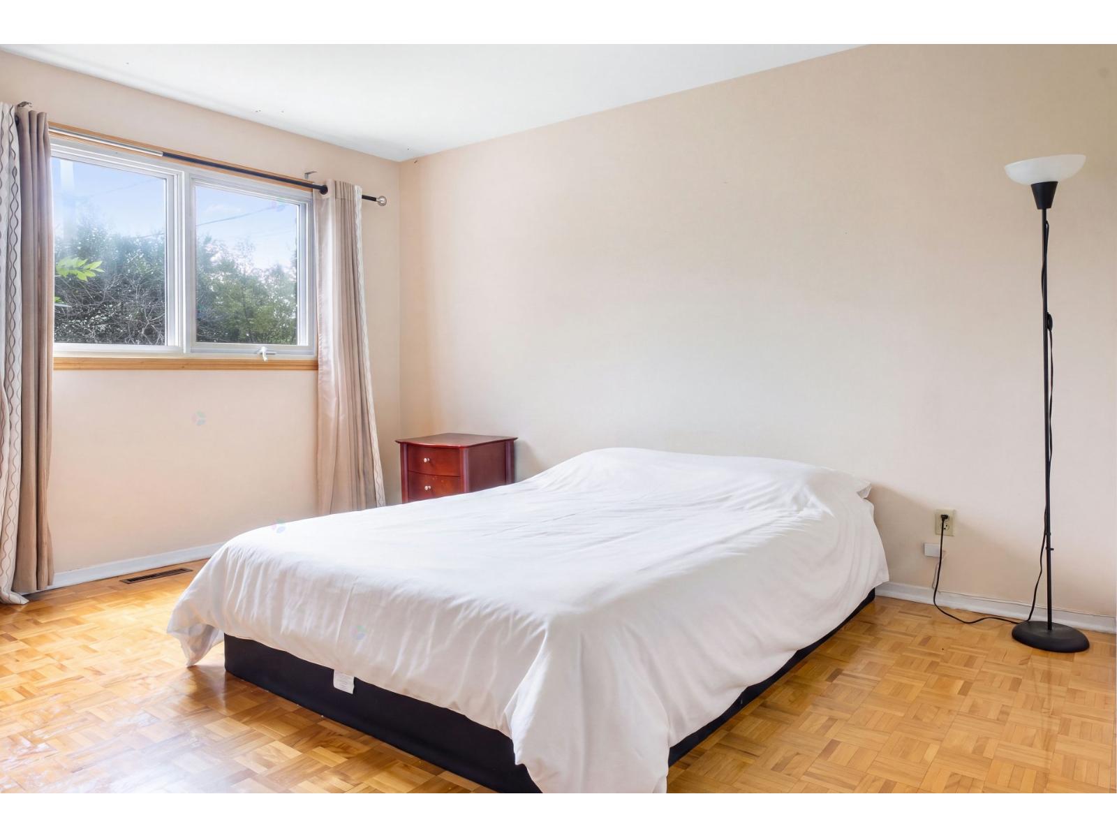 4285 Av. Maupassant Property Photo 14