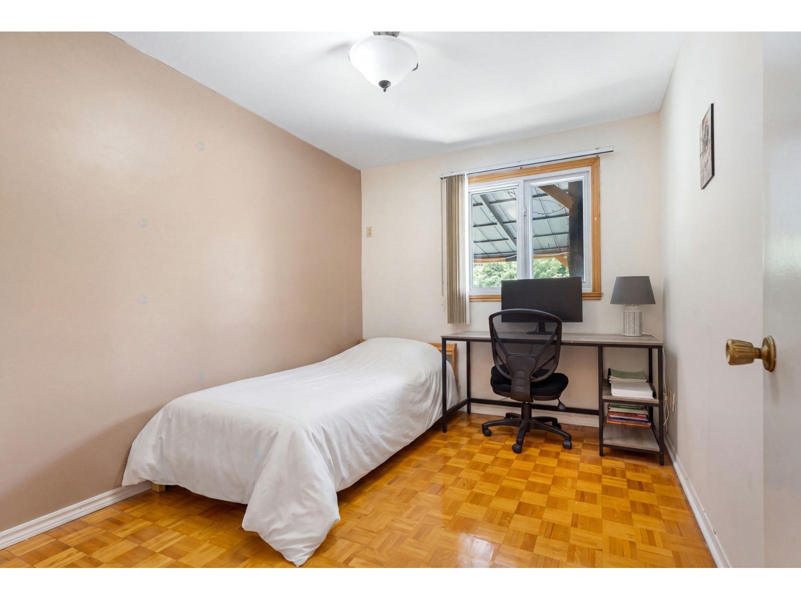 4285 Av. Maupassant Property Photo 15