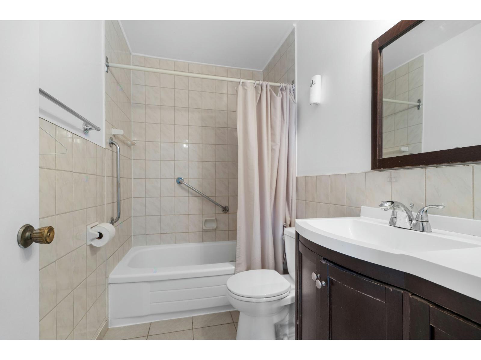 4285 Av. Maupassant Property Photo 17