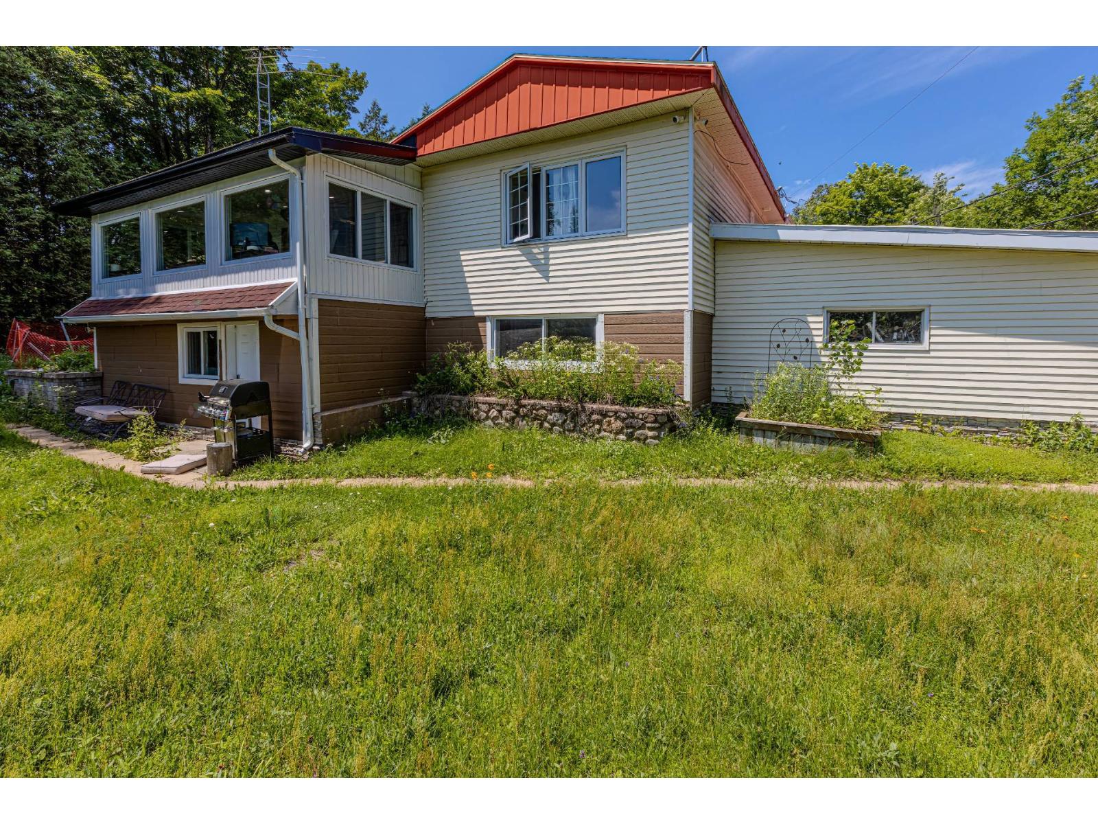 4841 Ch. Du Lac-grothé Property Photo 12
