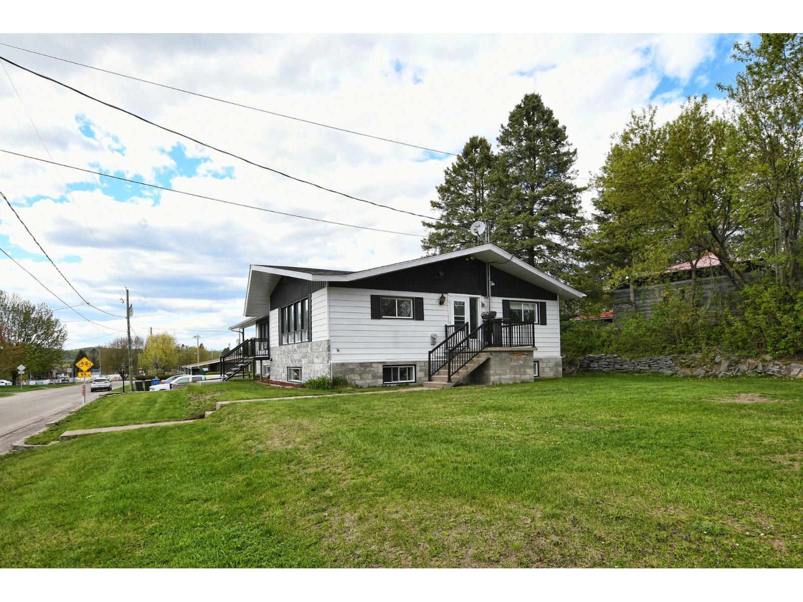 29 Rue Guy Property Photo 2