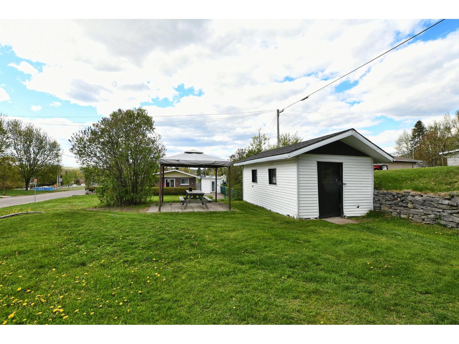 29 Rue Guy Property Photo 4