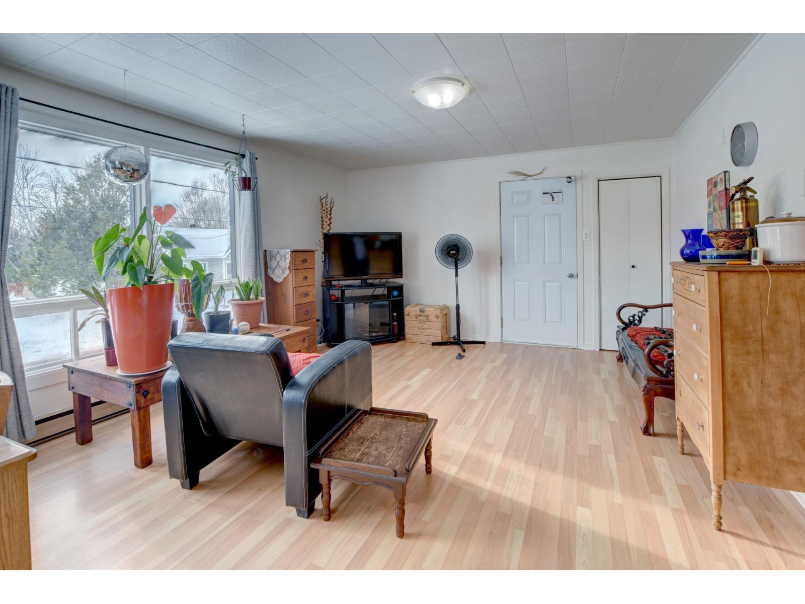 29 Rue Guy Property Photo 26