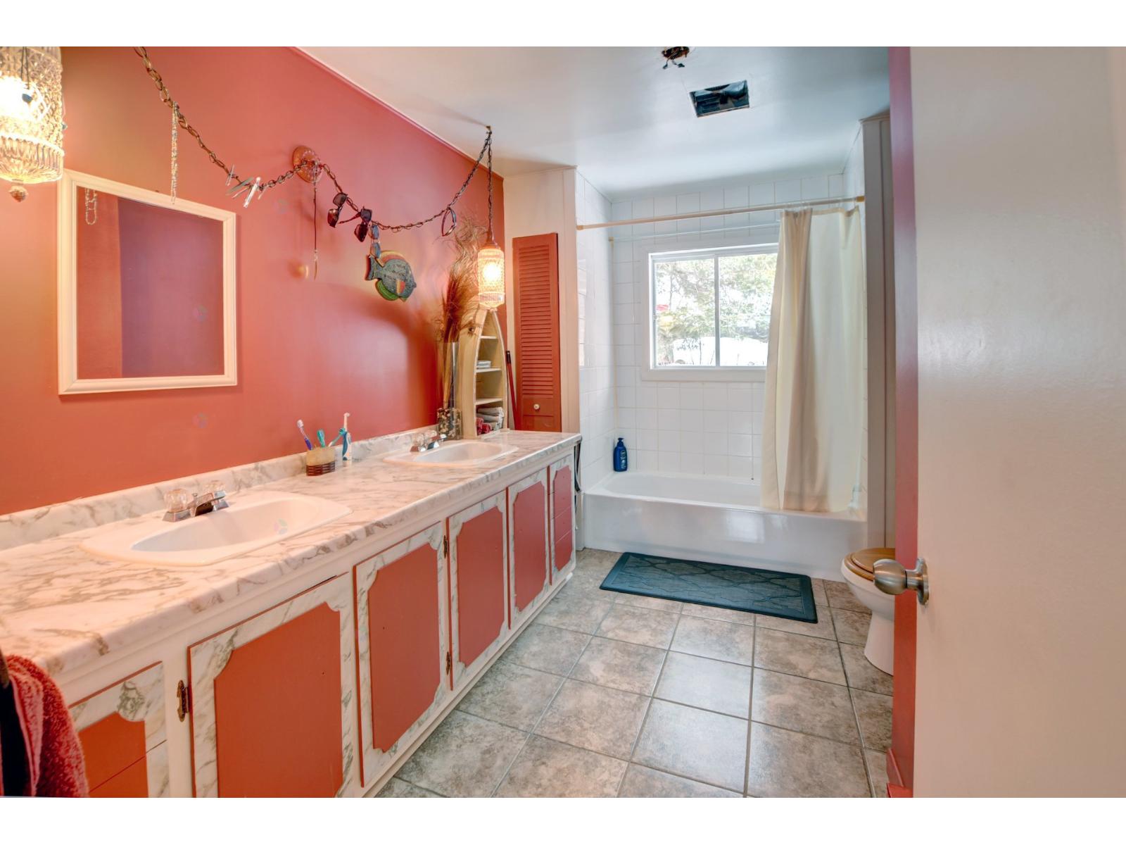 29 Rue Guy Property Photo 36