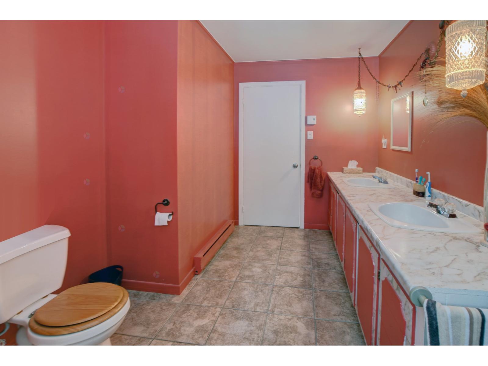 29 Rue Guy Property Photo 37