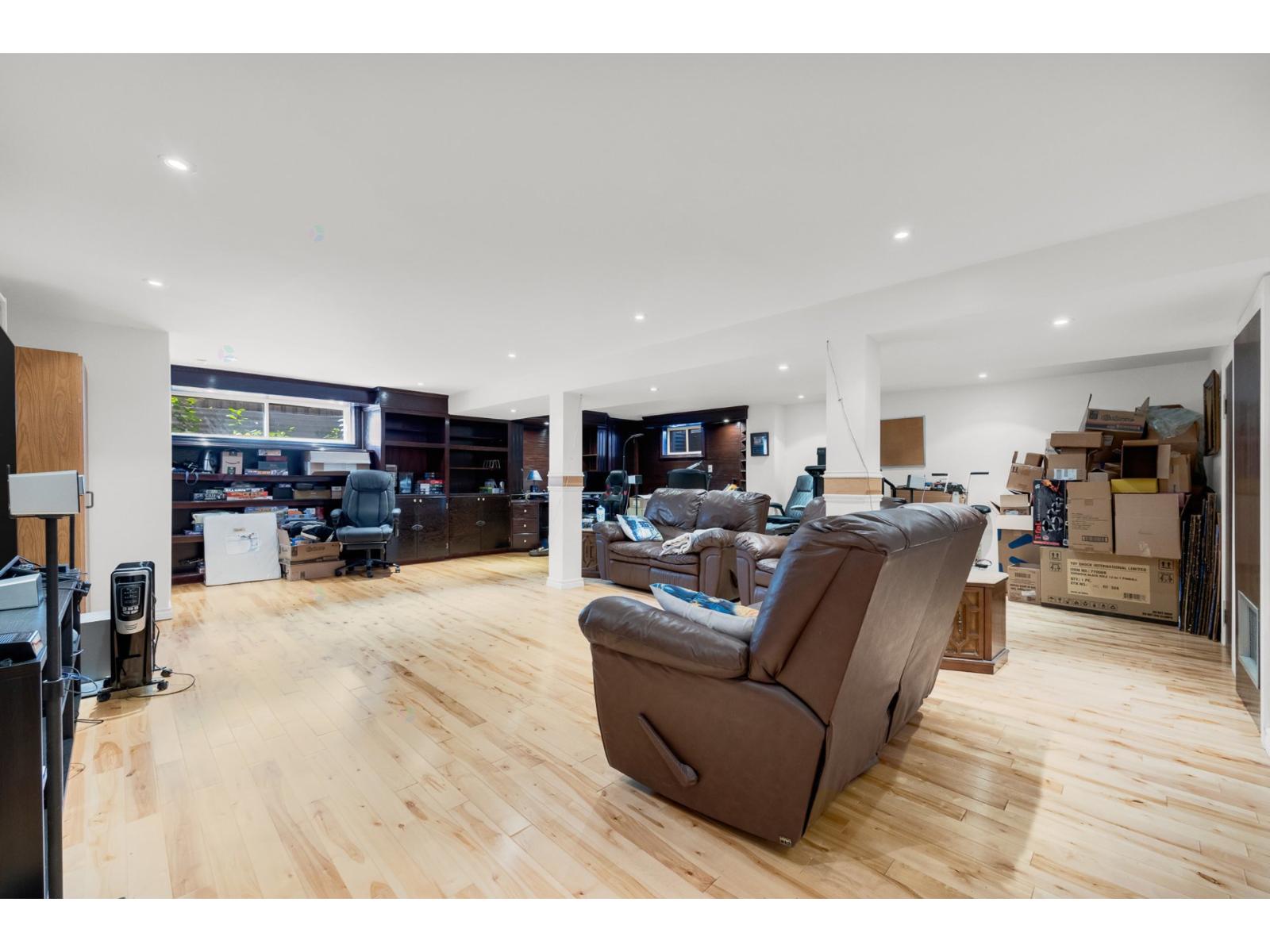 1 Rue Capri Property Photo 25