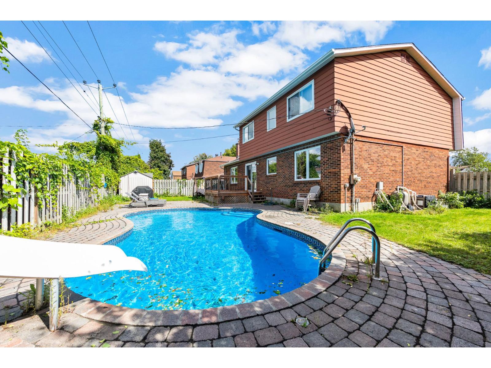 1 Rue Capri Property Photo 28
