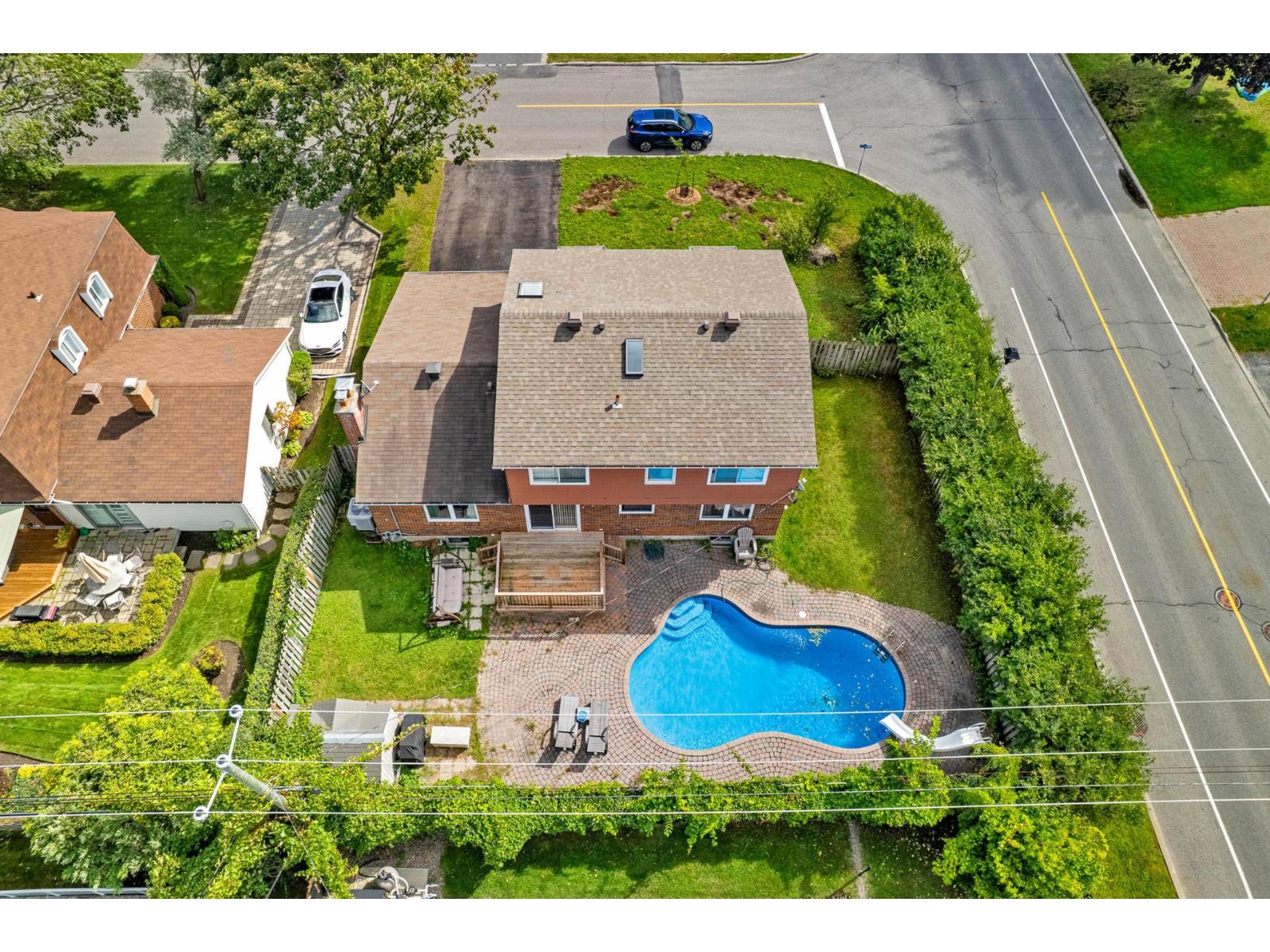 1 Rue Capri Property Photo 37