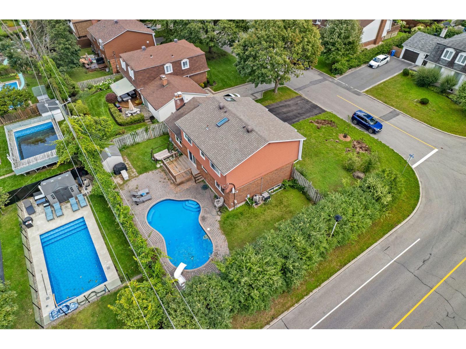 1 Rue Capri Property Photo 39