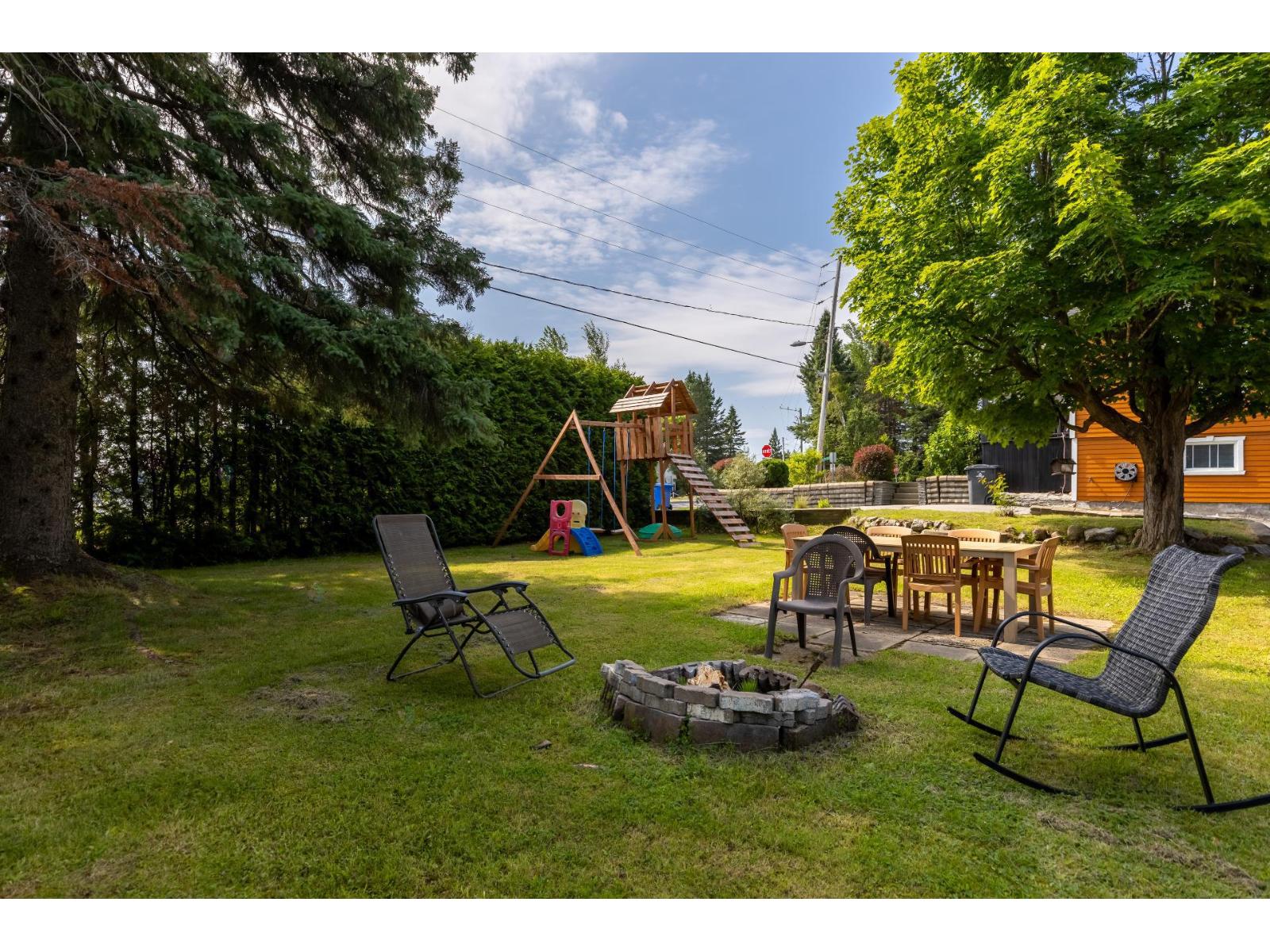 1081-1083 Ch. Des Îles Property Photo 30