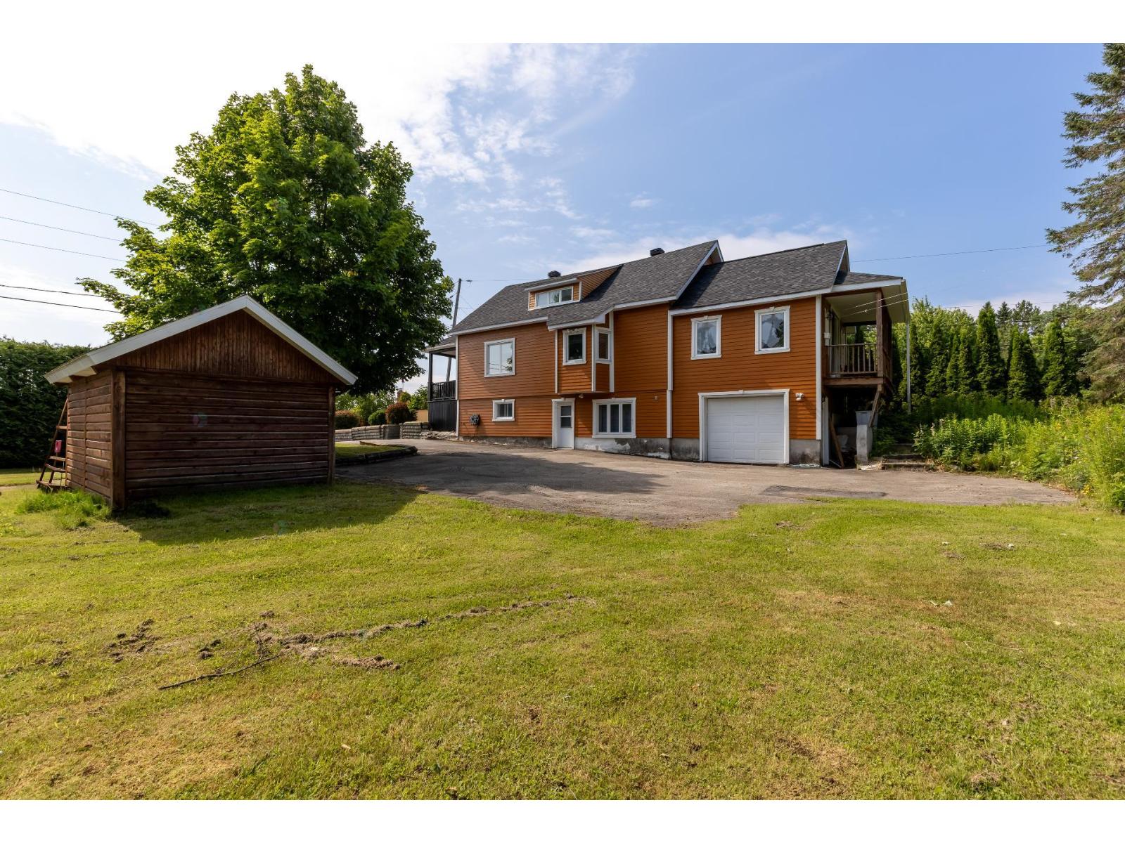 1081-1083 Ch. Des Îles Property Photo 31