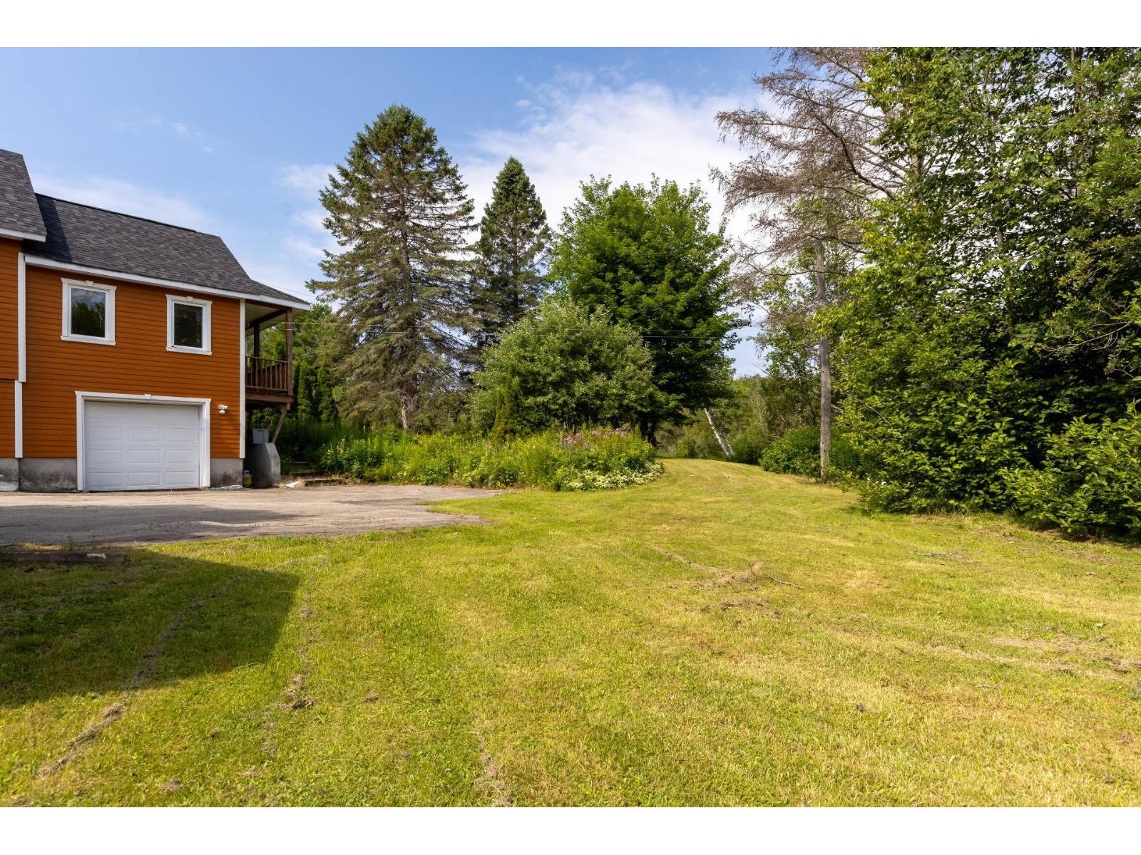 1081-1083 Ch. Des Îles Property Photo 32