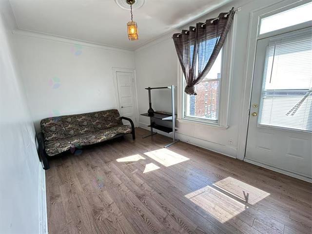 1927 Rue St-clément Property Photo 1
