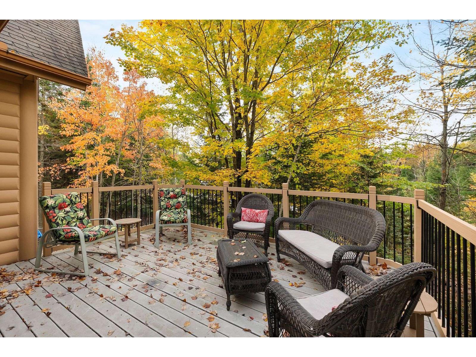 4960 Ch. Du Lac-héroux Property Photo 31