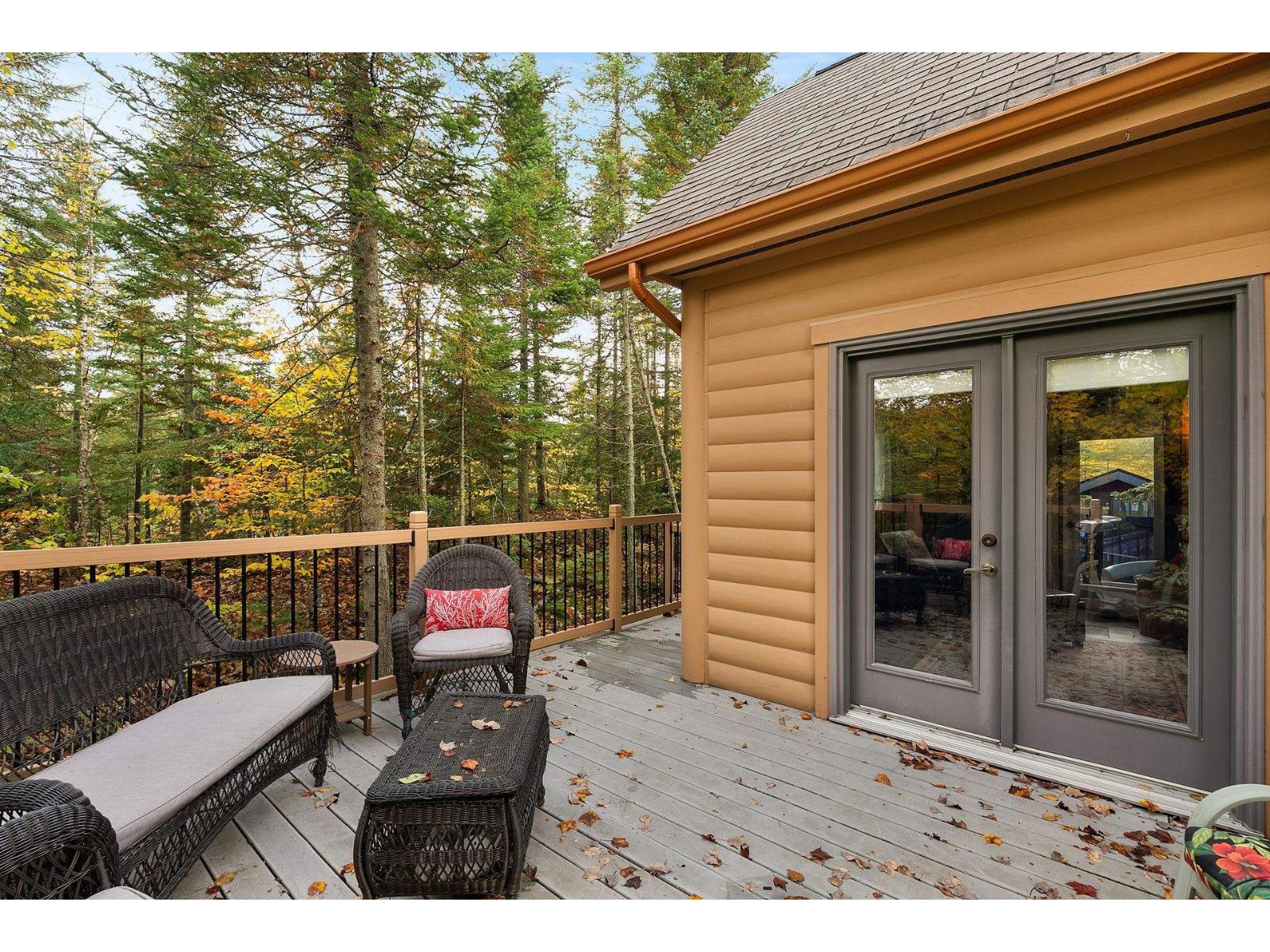 4960 Ch. Du Lac-héroux Property Photo 32