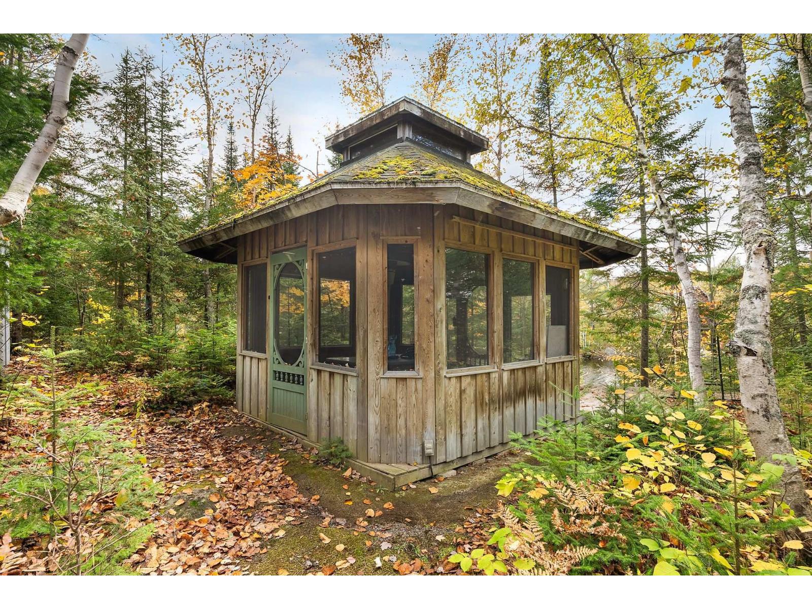 4960 Ch. Du Lac-héroux Property Photo 38