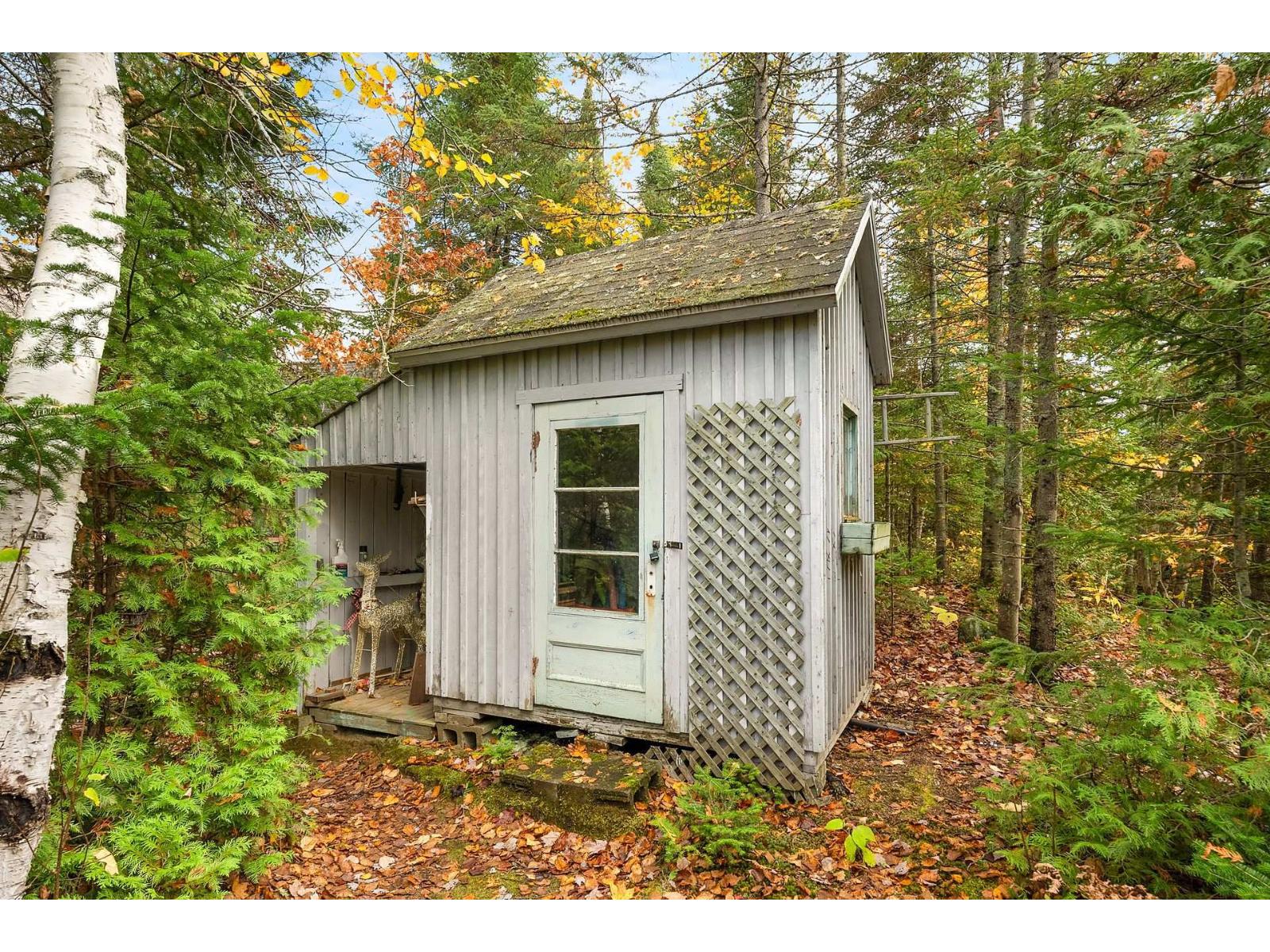 4960 Ch. Du Lac-héroux Property Photo 40