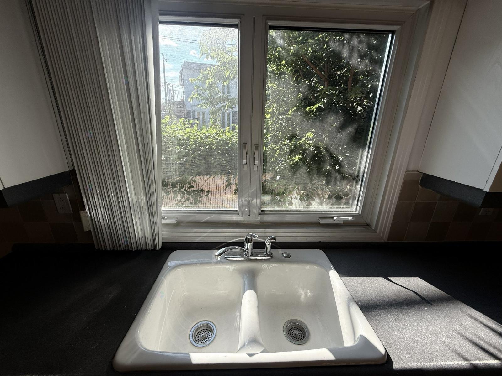 98 Rue Centrale, #1 Property Photo 4