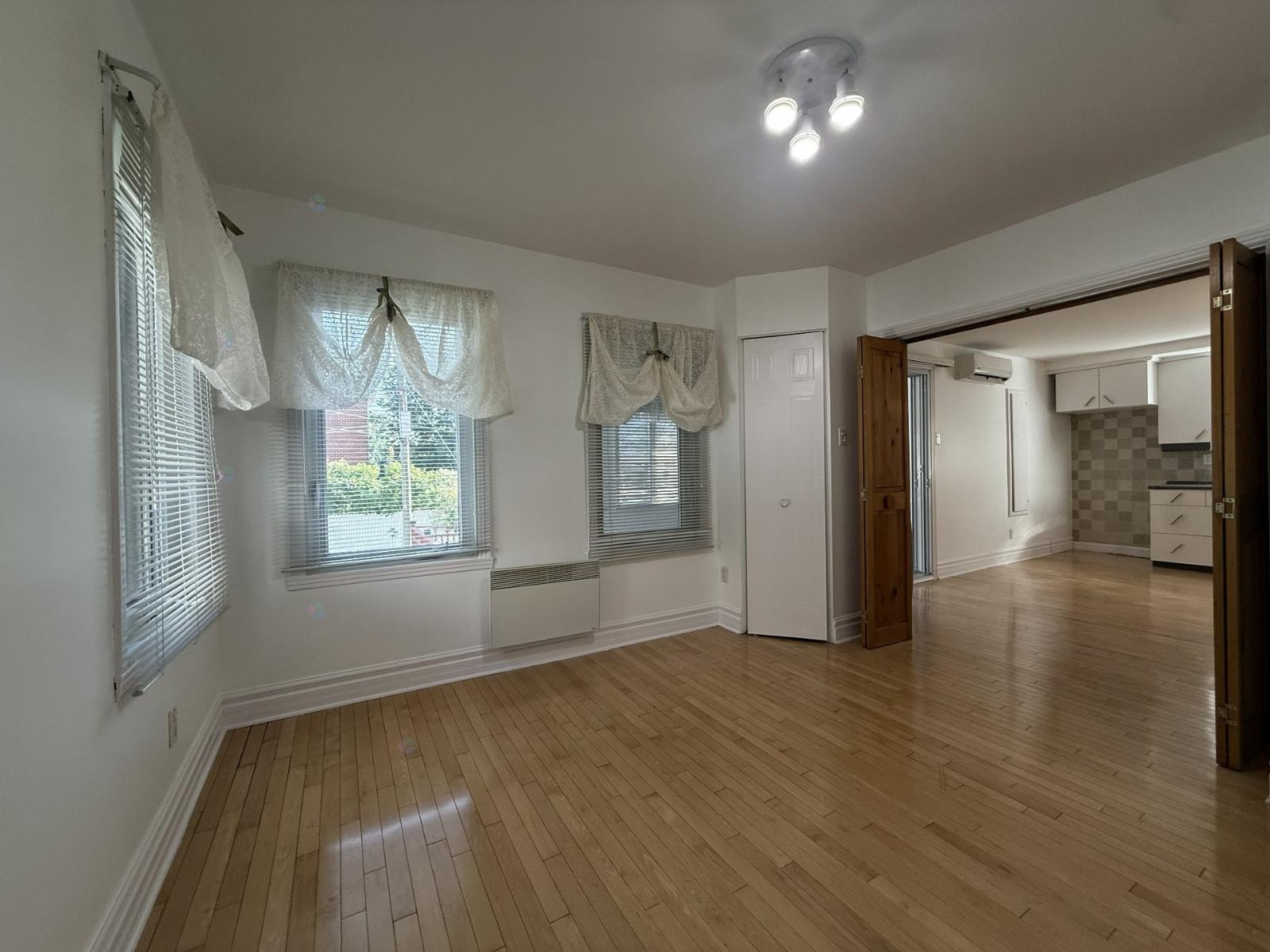 98 Rue Centrale, #1 Property Photo 8