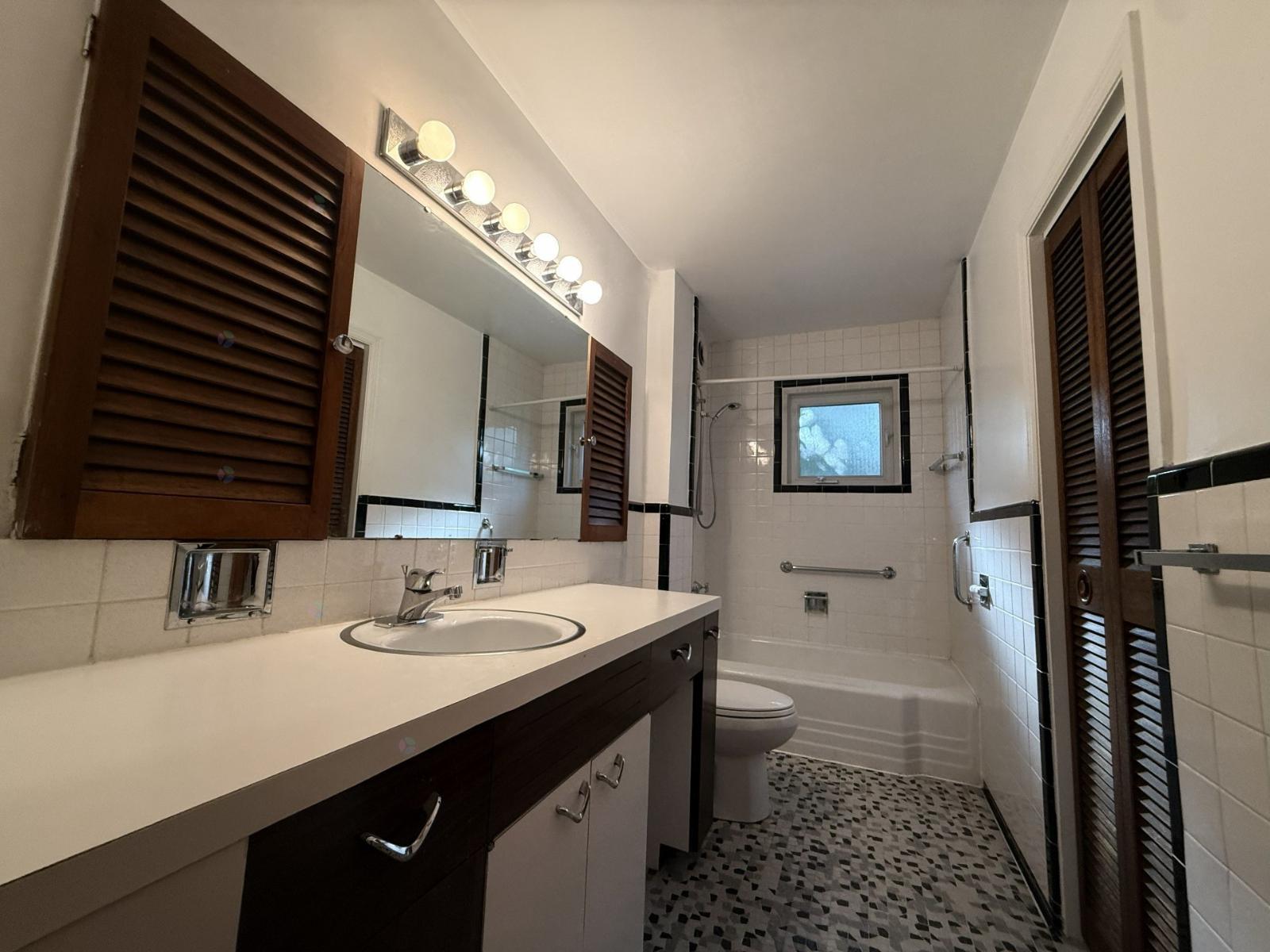98 Rue Centrale, #1 Property Photo 12