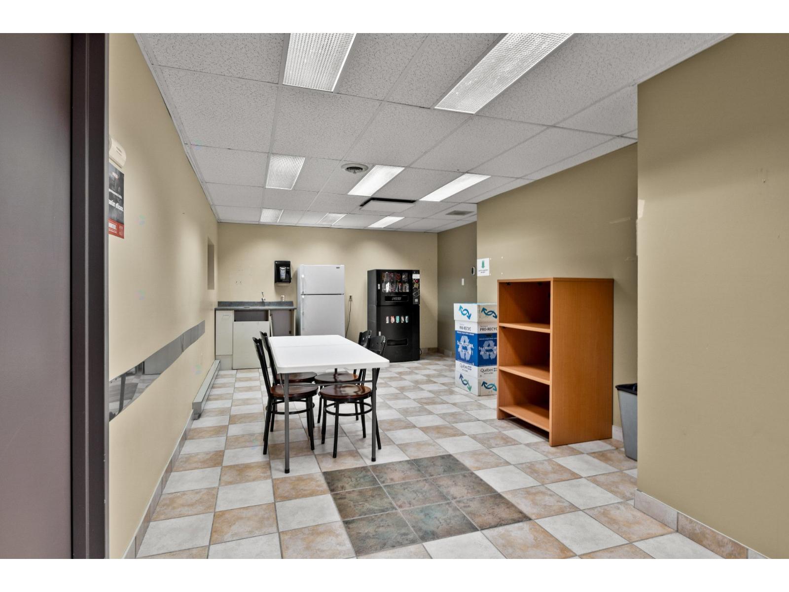 1120z Rue De Cherbourg Property Photo 3