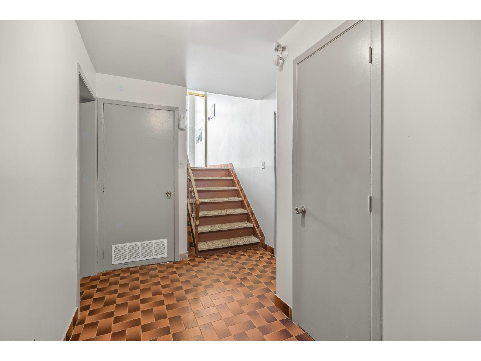 945 Rue Ernest-s.-mathieu Property Photo 12