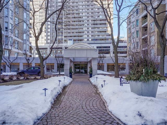 1 Av. Wood, #PH7 Property Photo 1