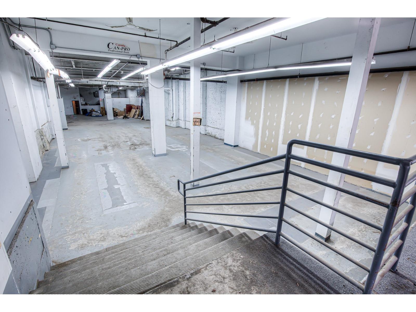 2023-2025 Boul. St-laurent Property Photo 23