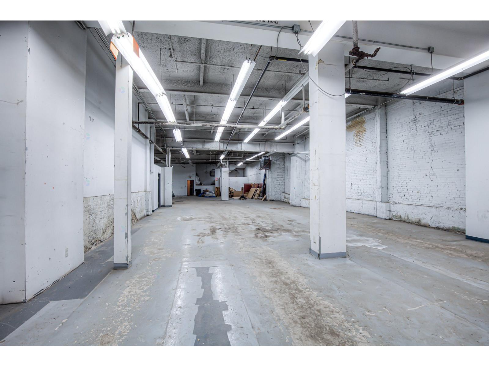 2023-2025 Boul. St-laurent Property Photo 25